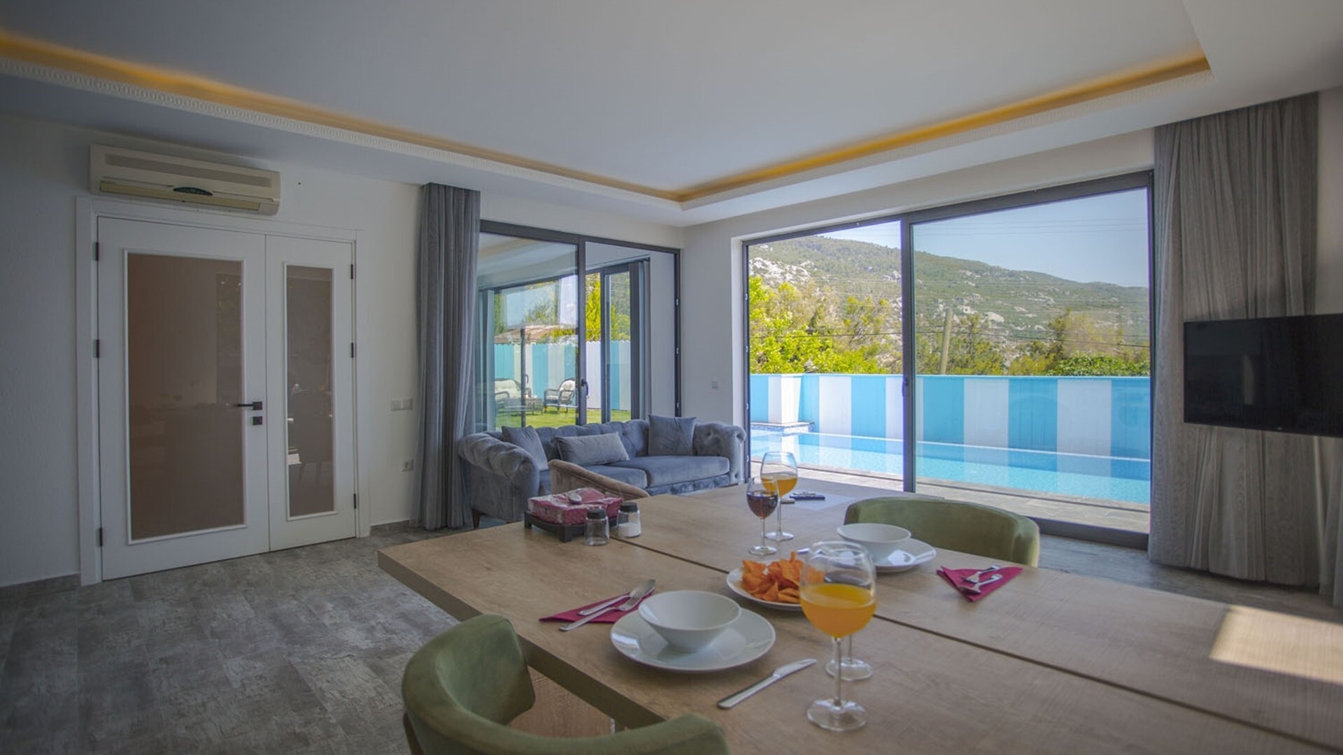 VBK86712 Villa Booking