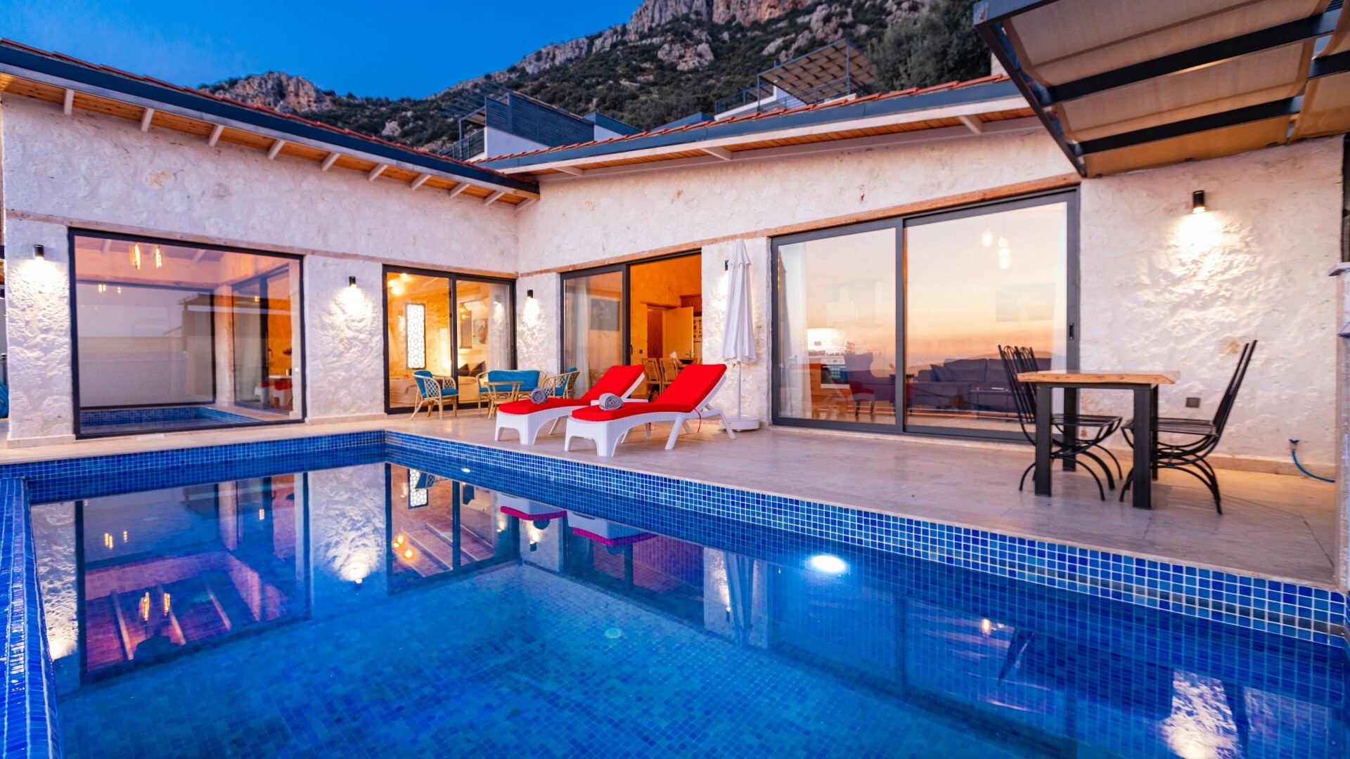 VBK83670 Villa Booking