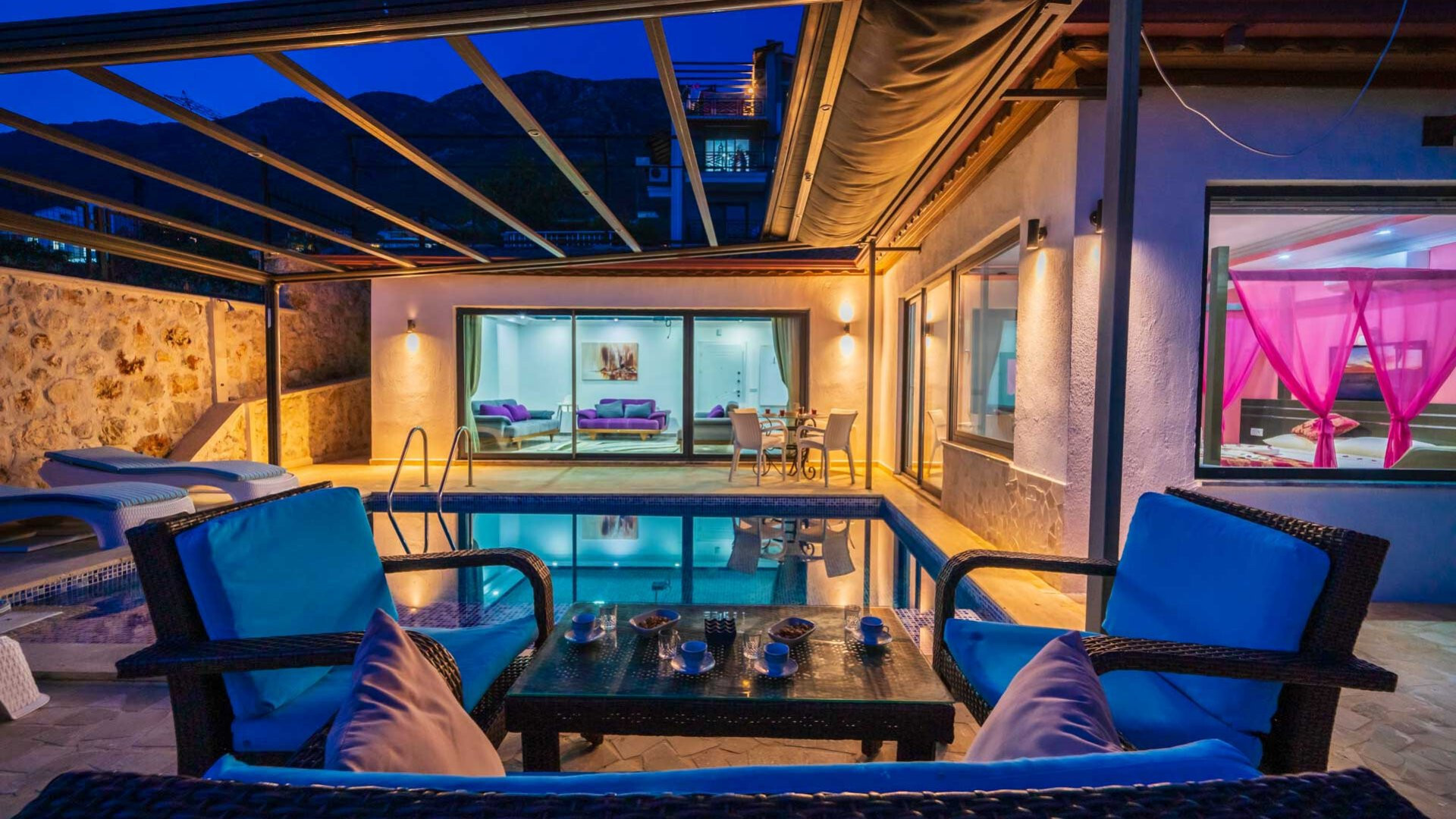 VBK52719 Villa Booking