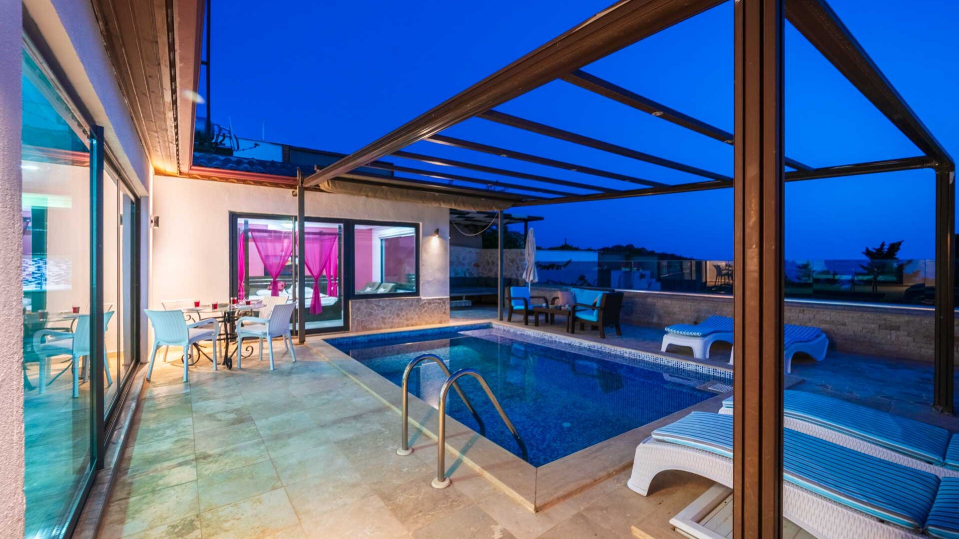 VBK52719 Villa Booking