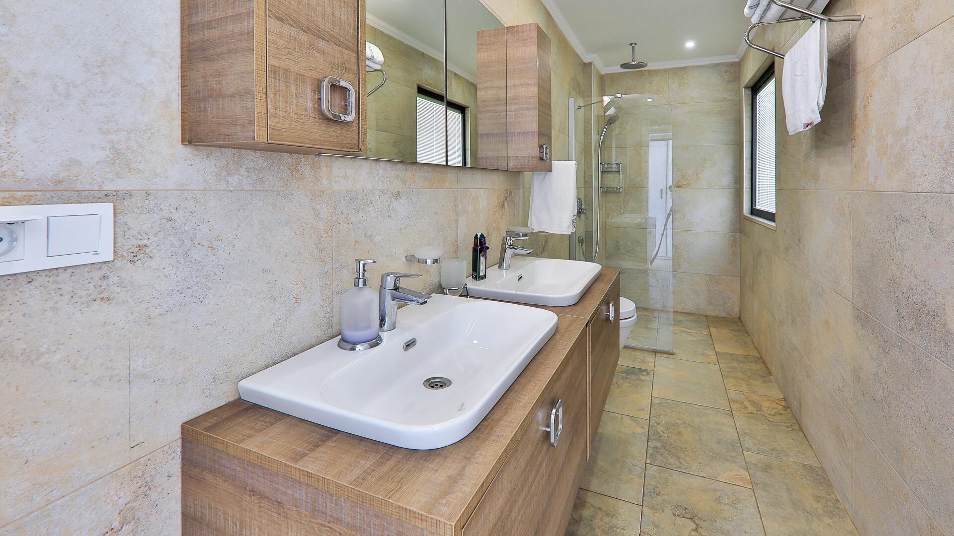 VBK95058 Villa Booking