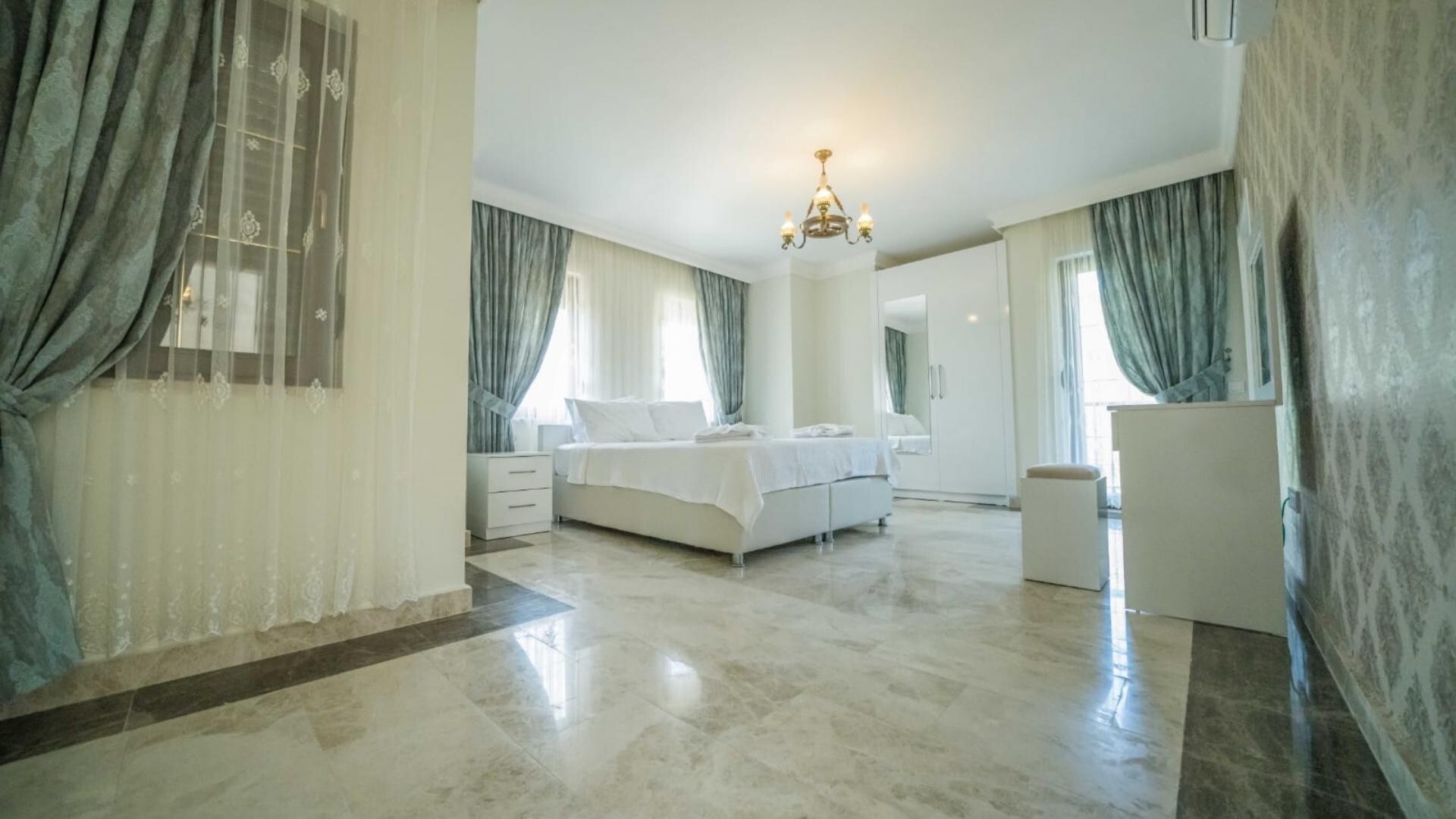 VBK57230 Villa Booking