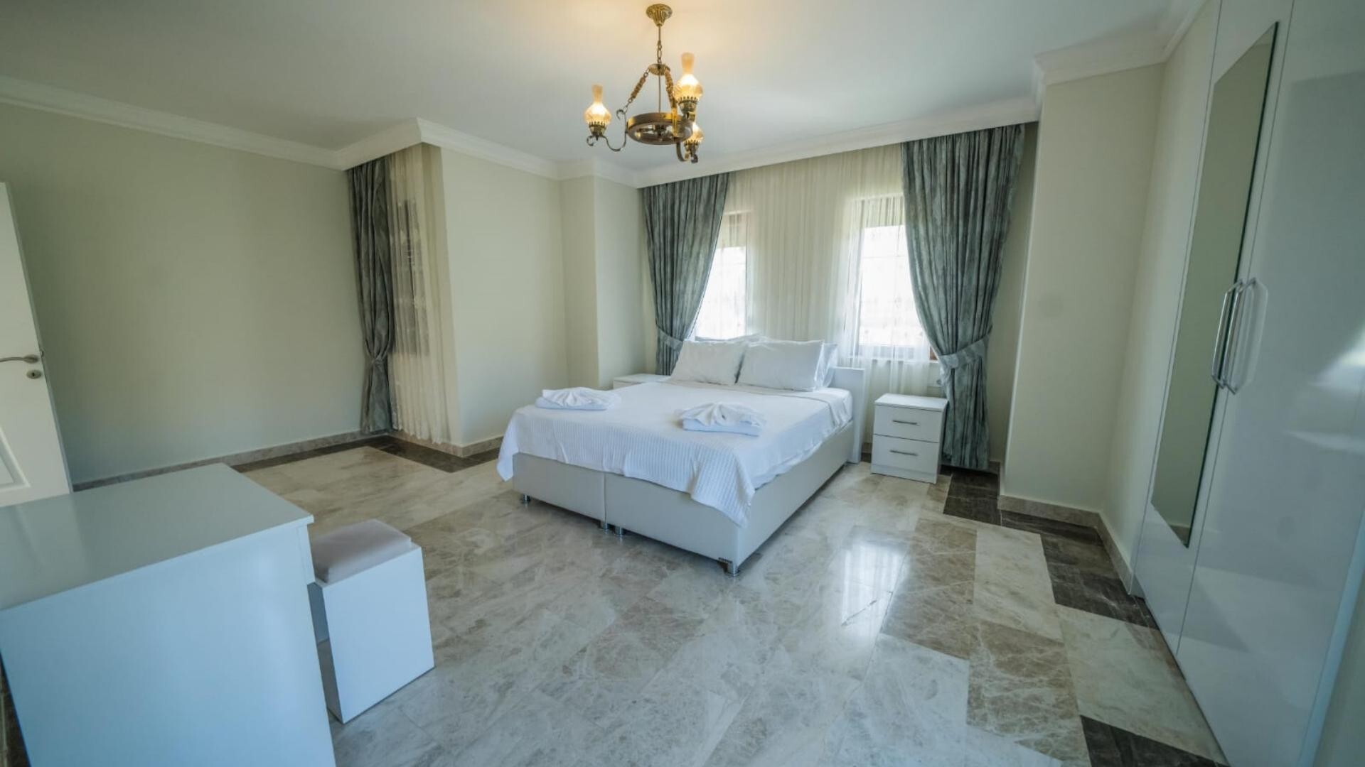 VBK57230 Villa Booking