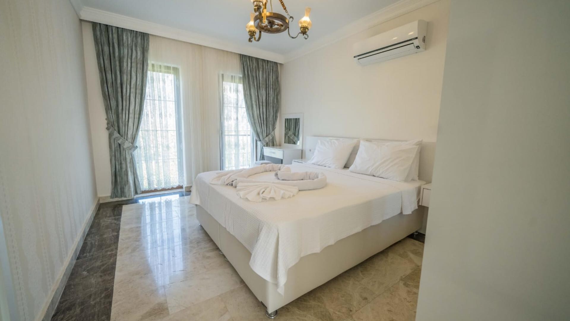 VBK57230 Villa Booking
