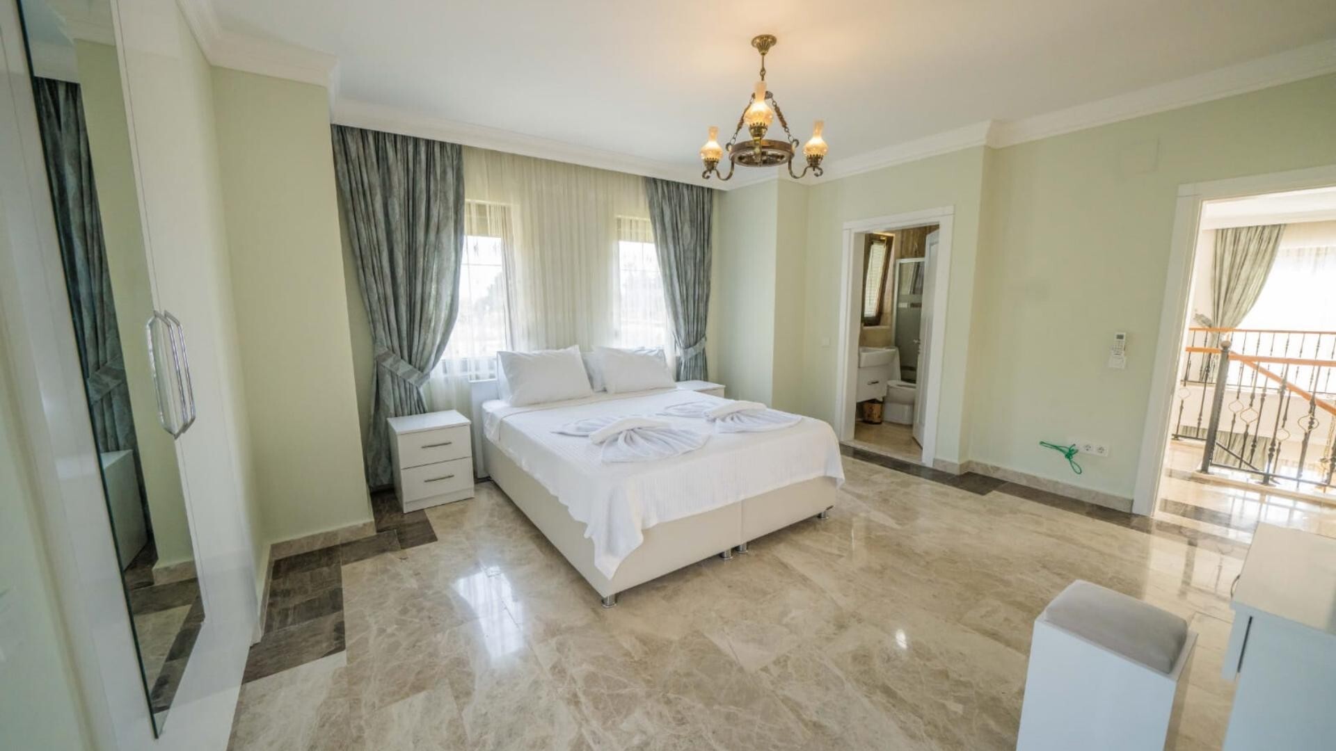 VBK57230 Villa Booking