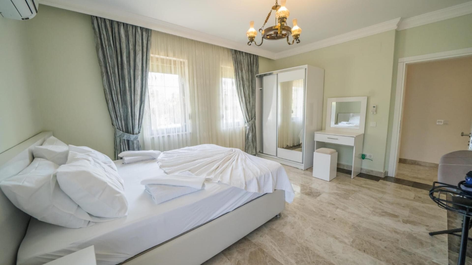 VBK57230 Villa Booking