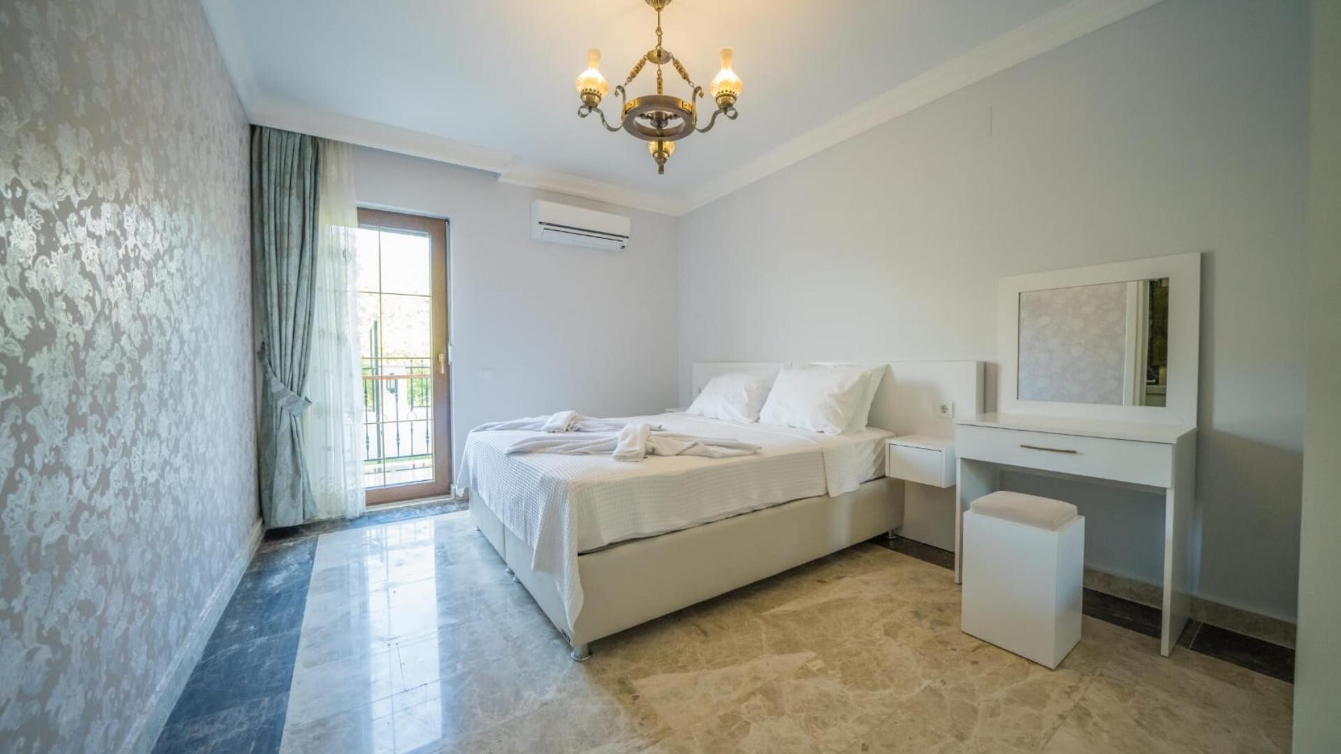 VBK57230 Villa Booking