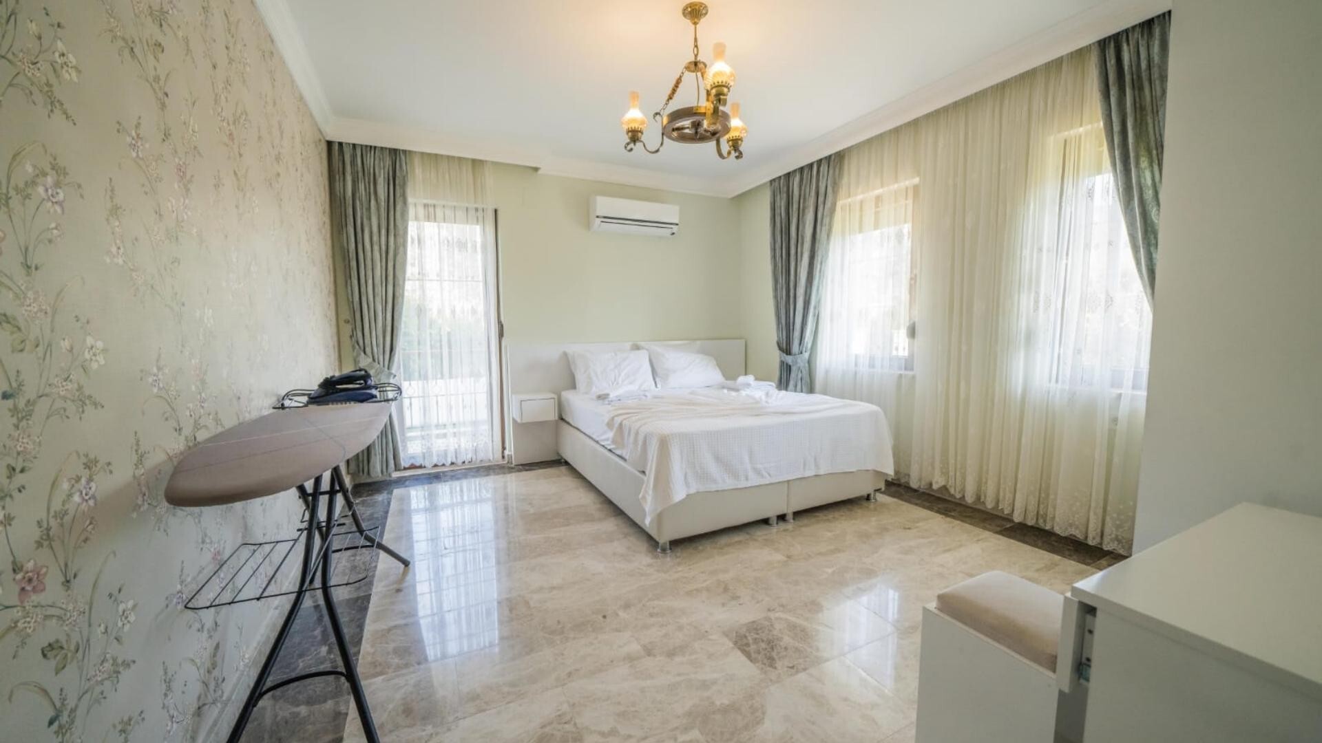 VBK57230 Villa Booking