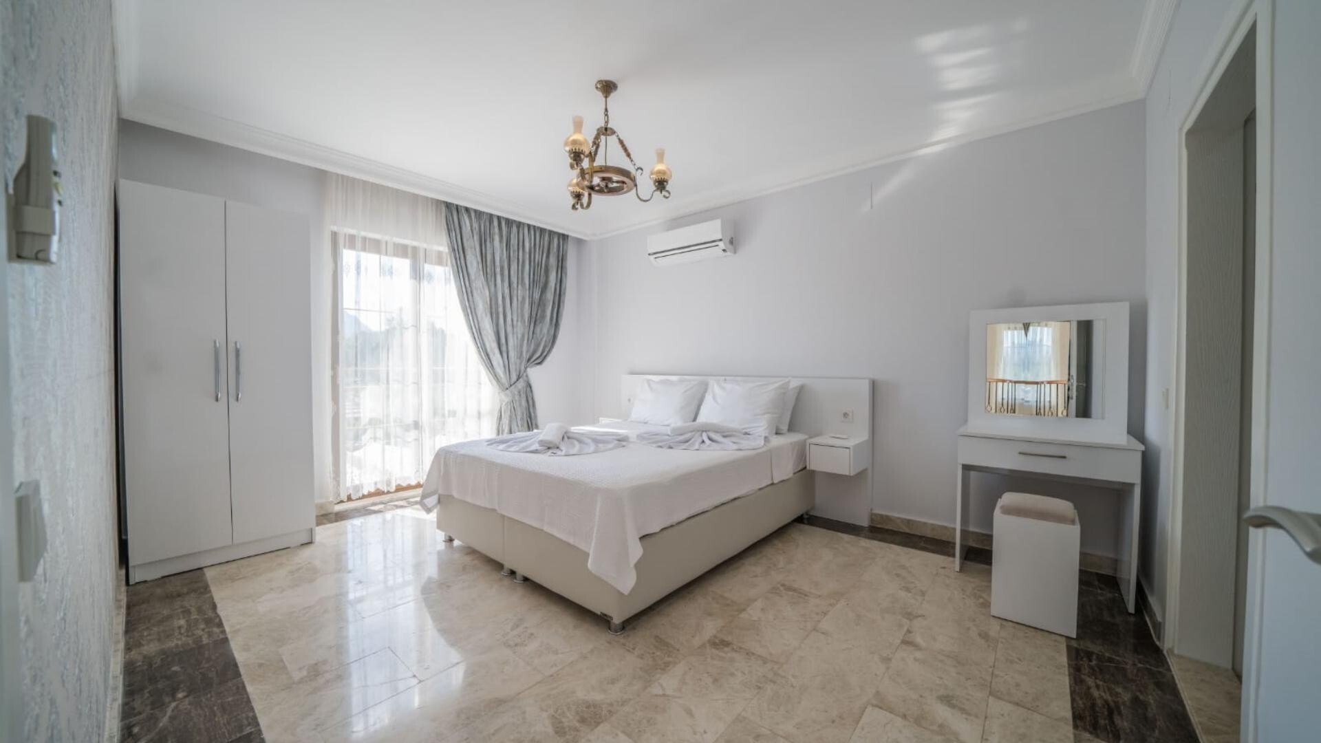 VBK57230 Villa Booking