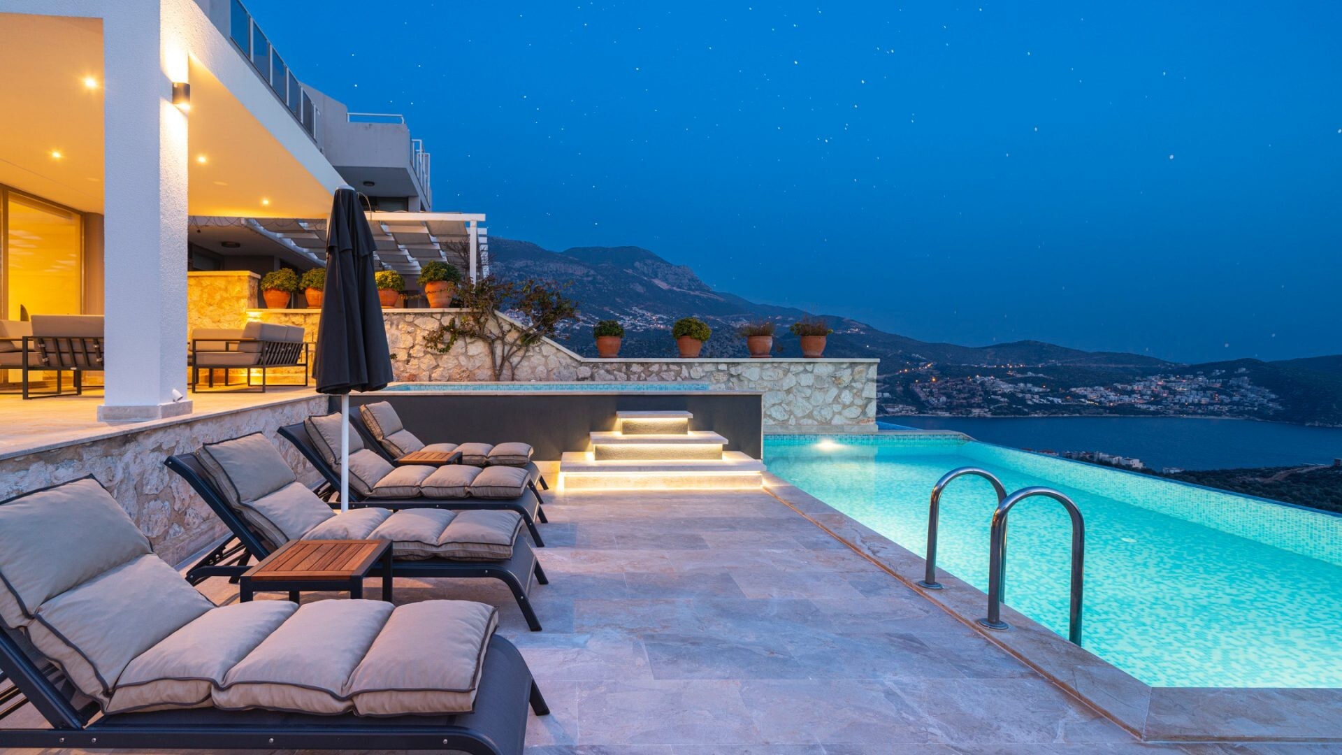 VBK70281 Villa Booking