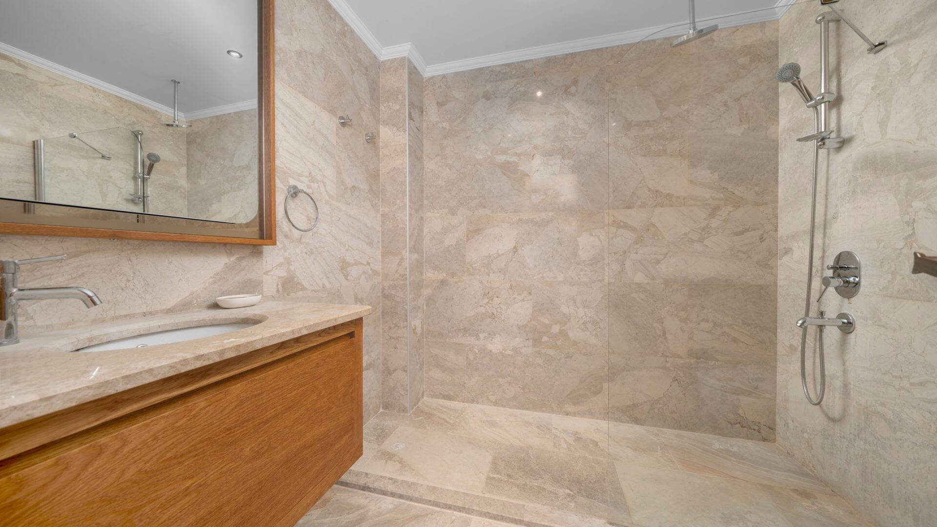 VBK70281 Villa Booking