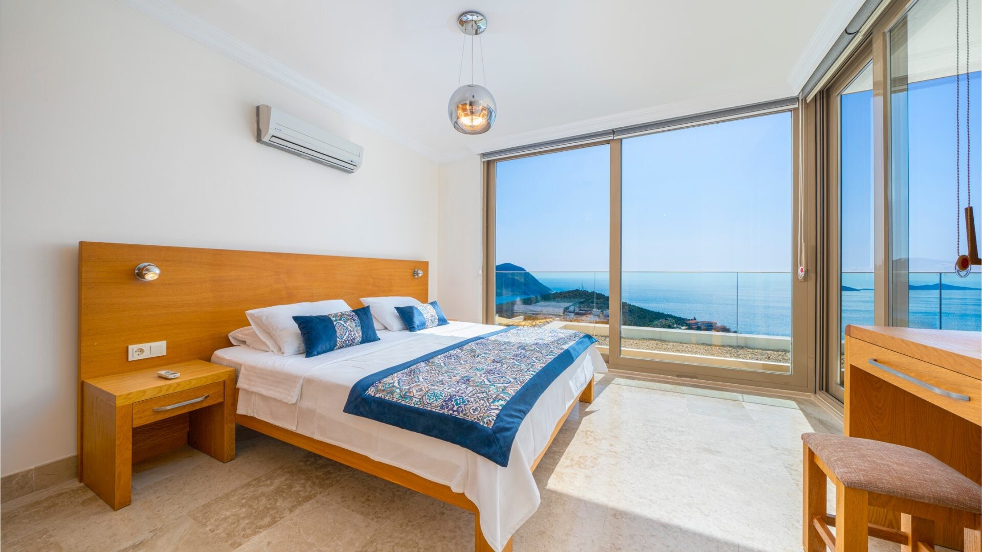 VBK70281 Villa Booking