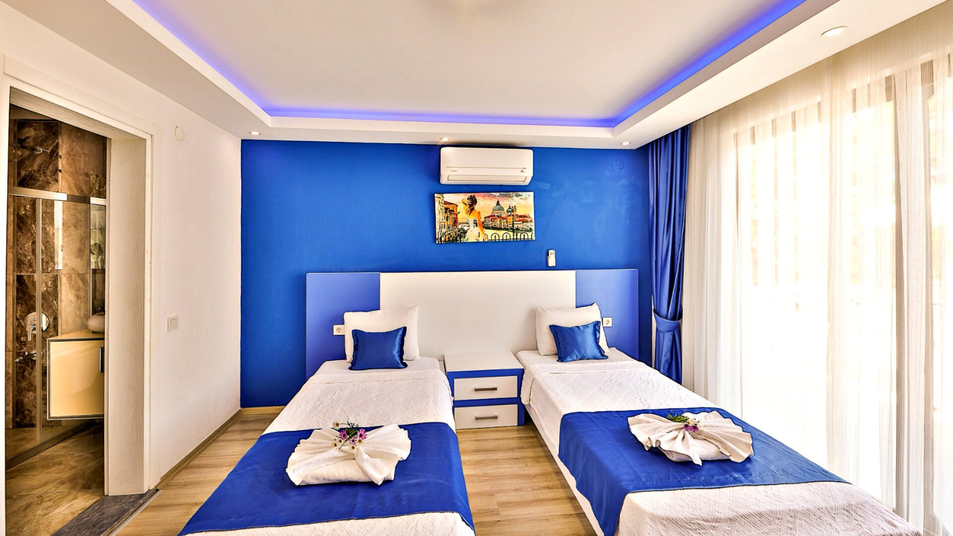 VBK17120 Villa Booking