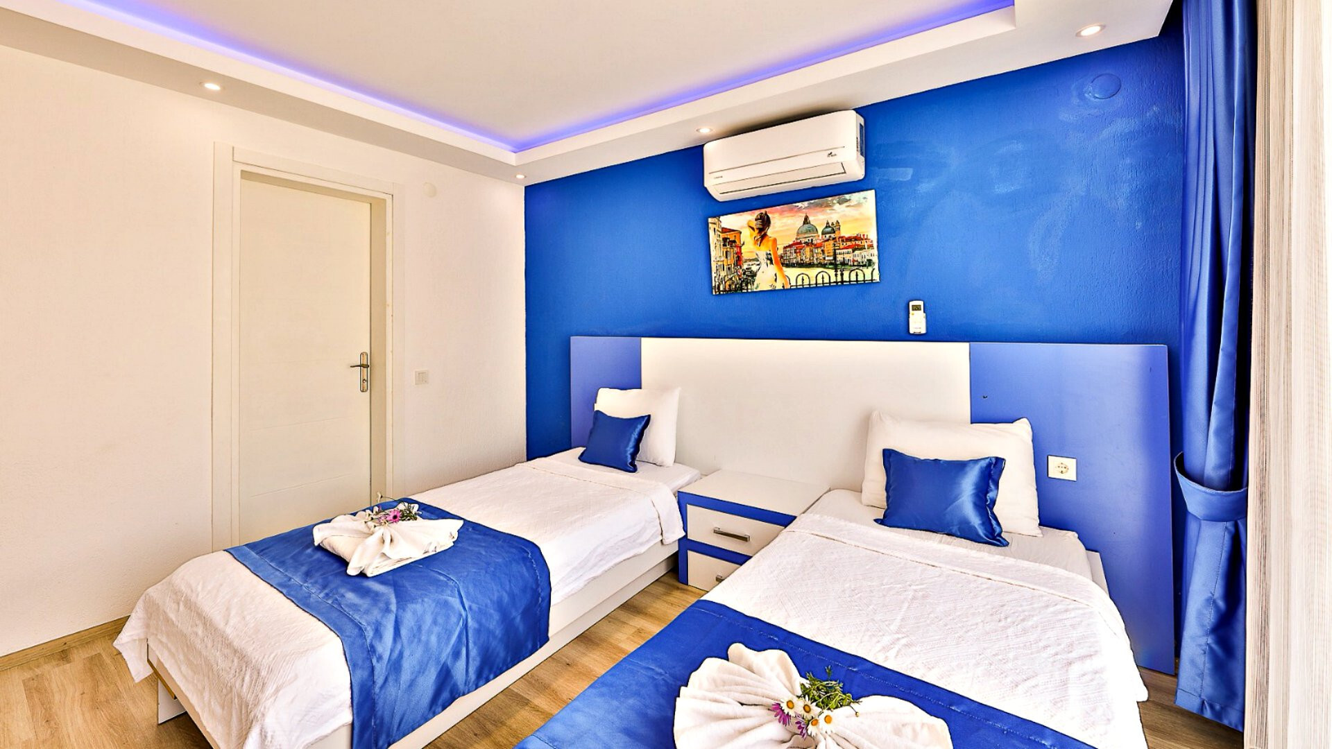 VBK17120 Villa Booking