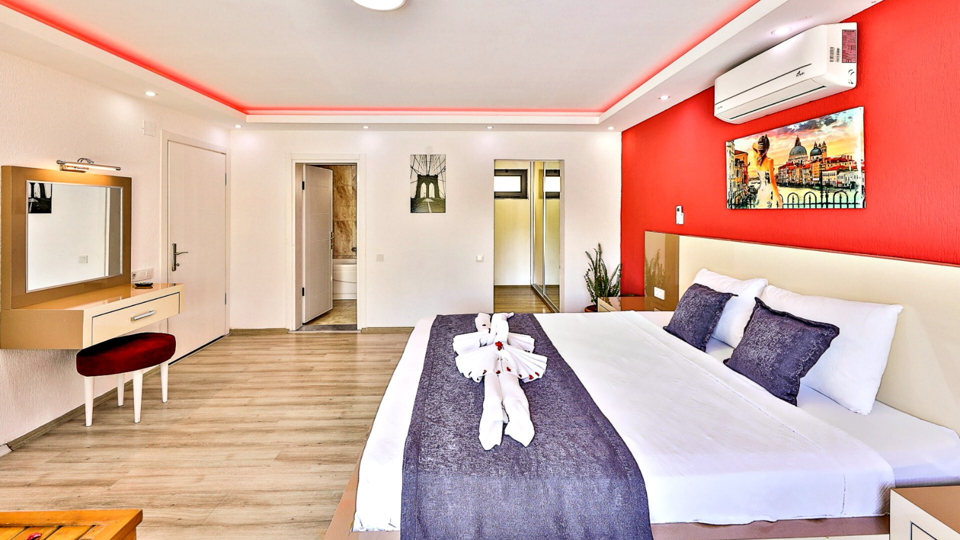 VBK17120 Villa Booking