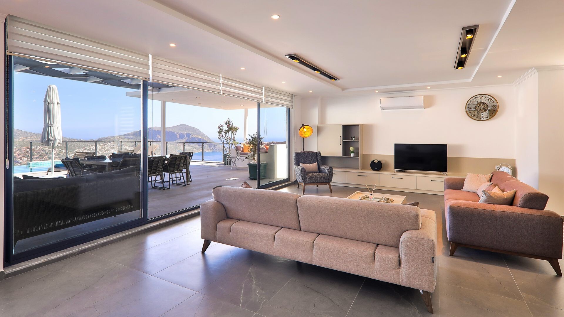 VBK26408 Villa Booking