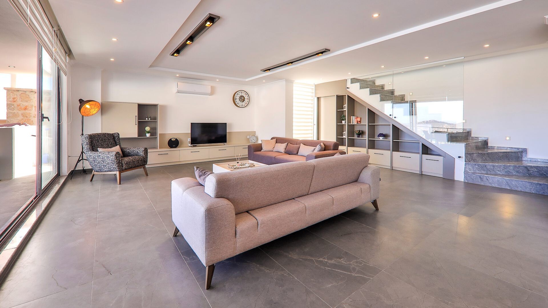 VBK26408 Villa Booking