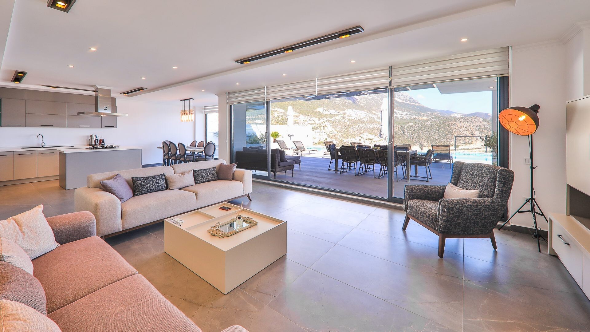 VBK26408 Villa Booking