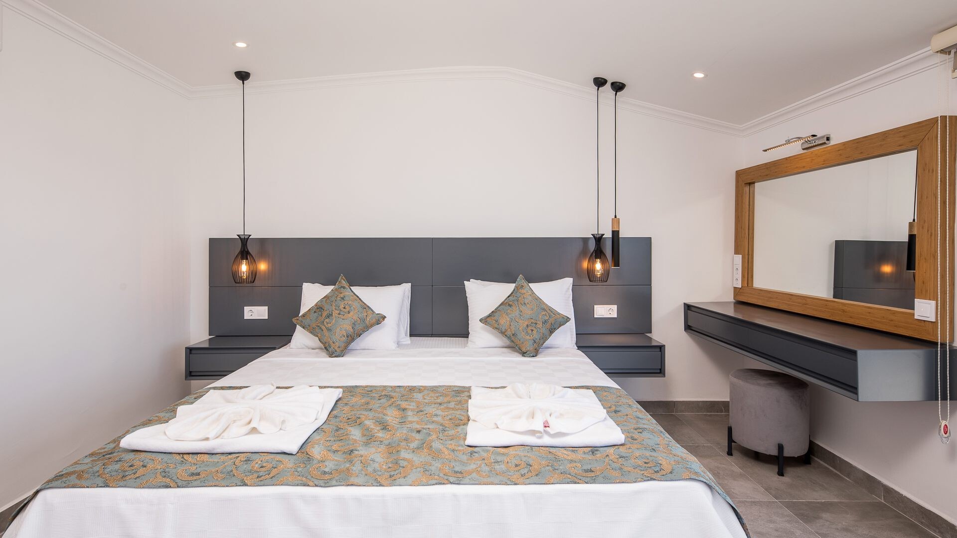 VBK26408 Villa Booking