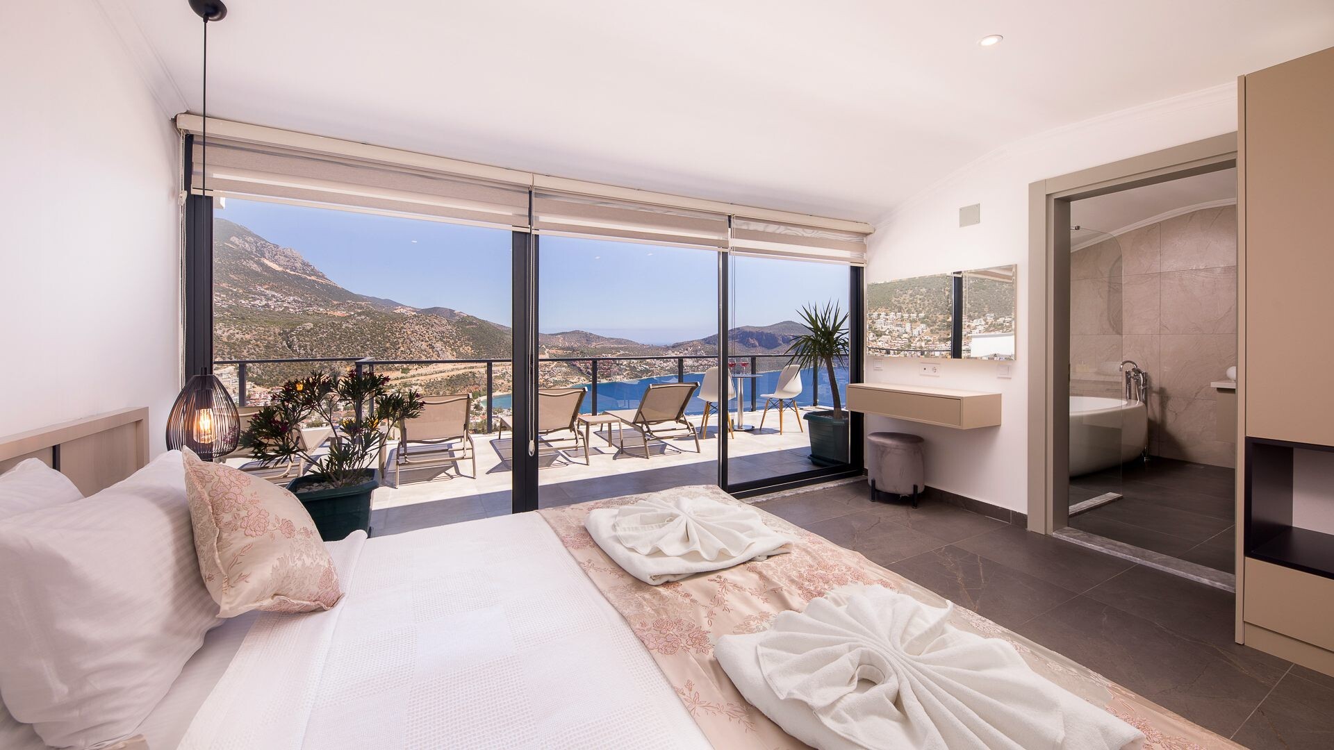 VBK26408 Villa Booking