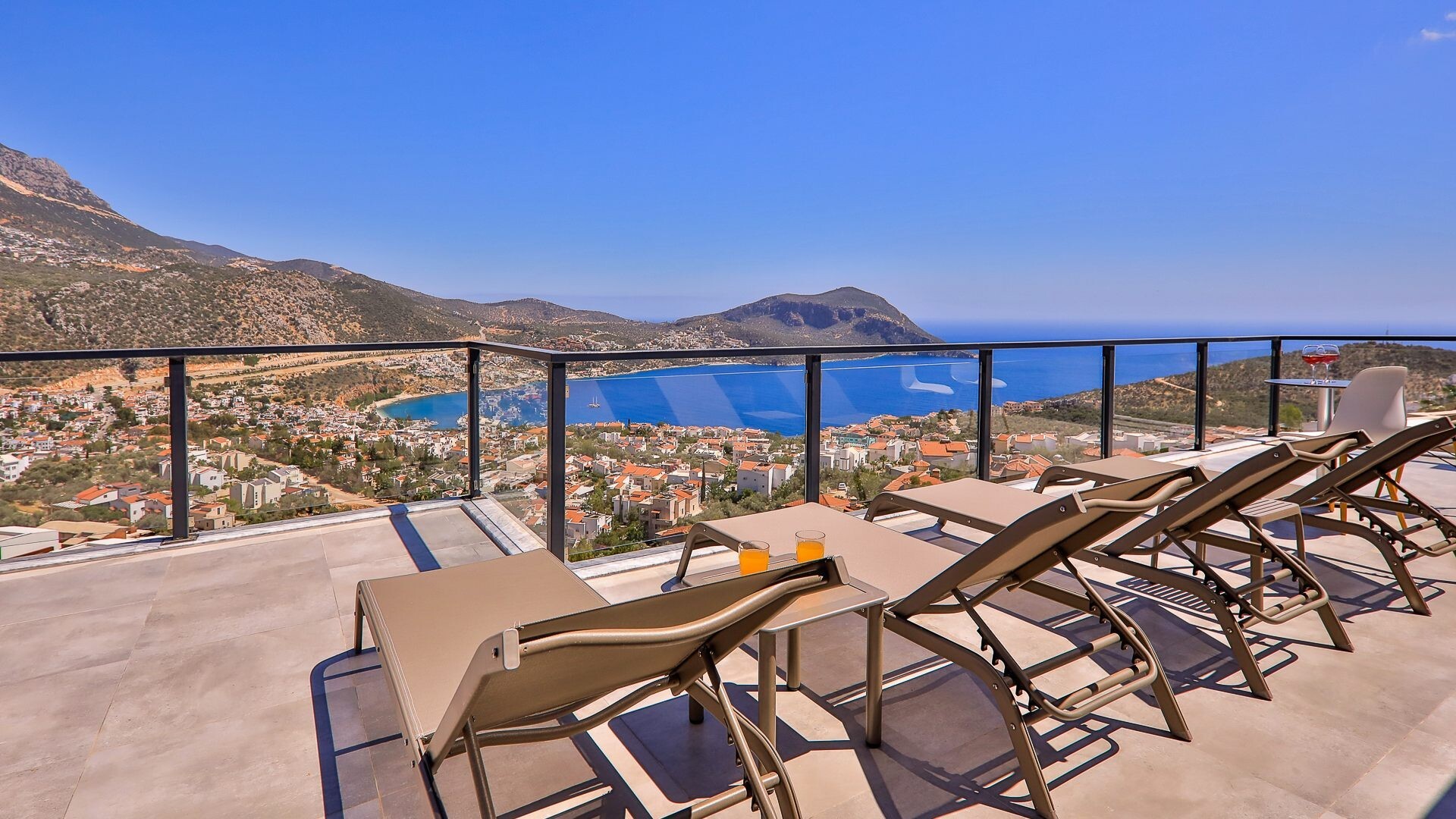 VBK26408 Villa Booking