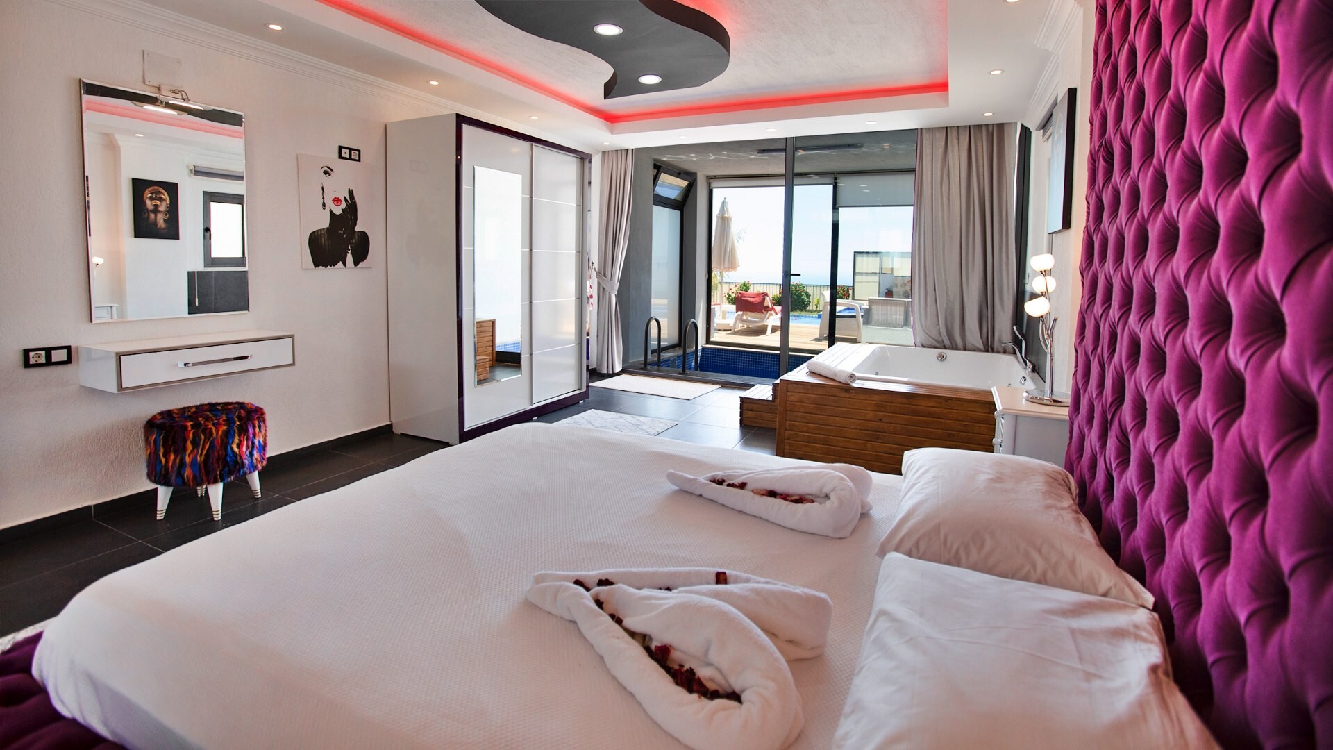 VBK70327 Villa Booking