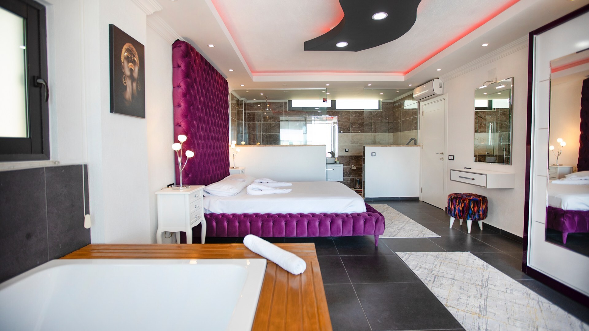 VBK70327 Villa Booking