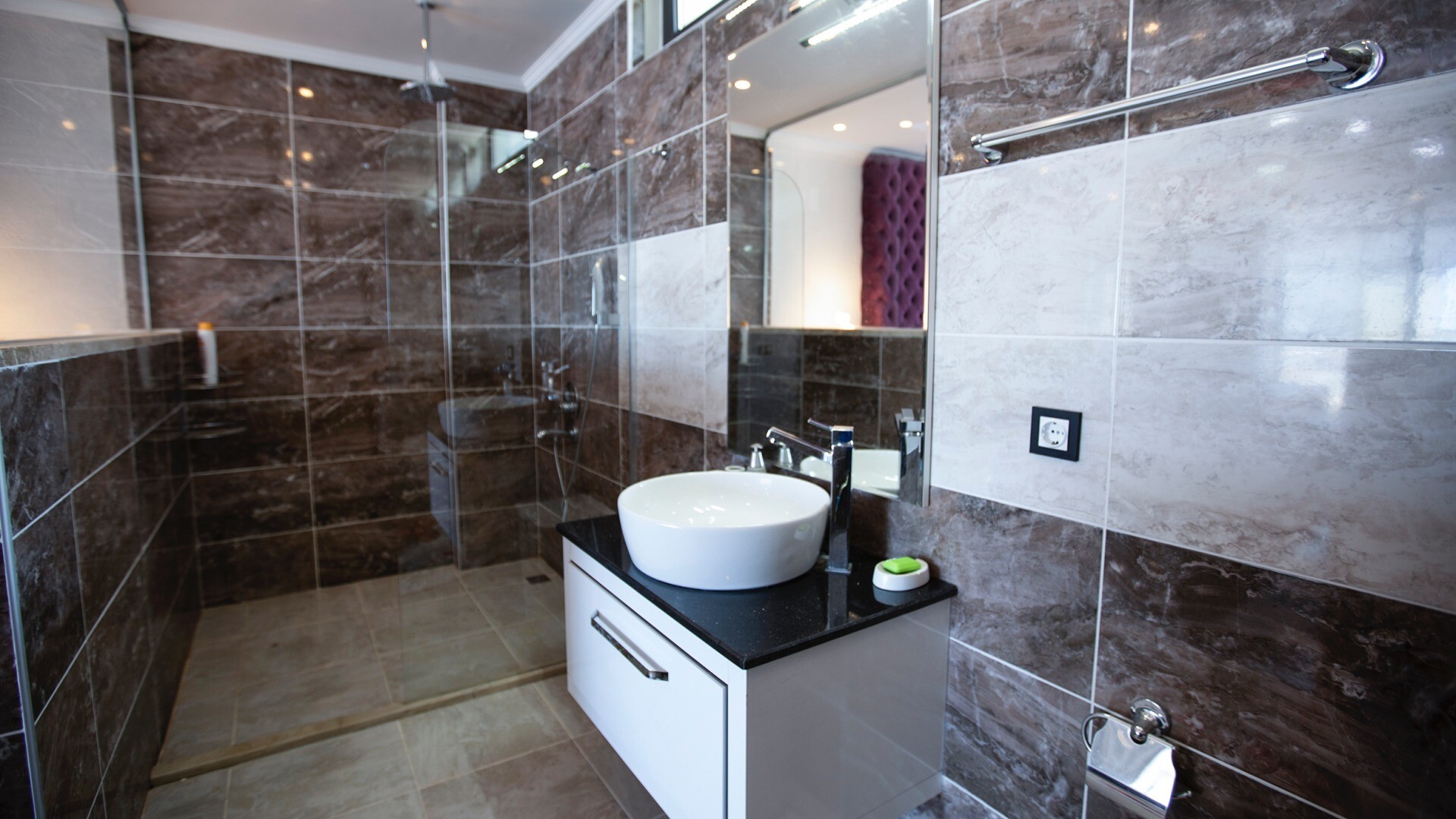 VBK70327 Villa Booking
