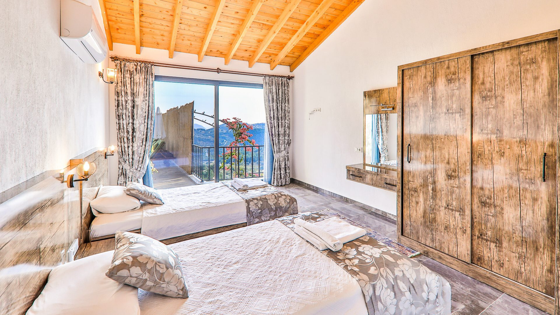 VBK74211 Villa Booking