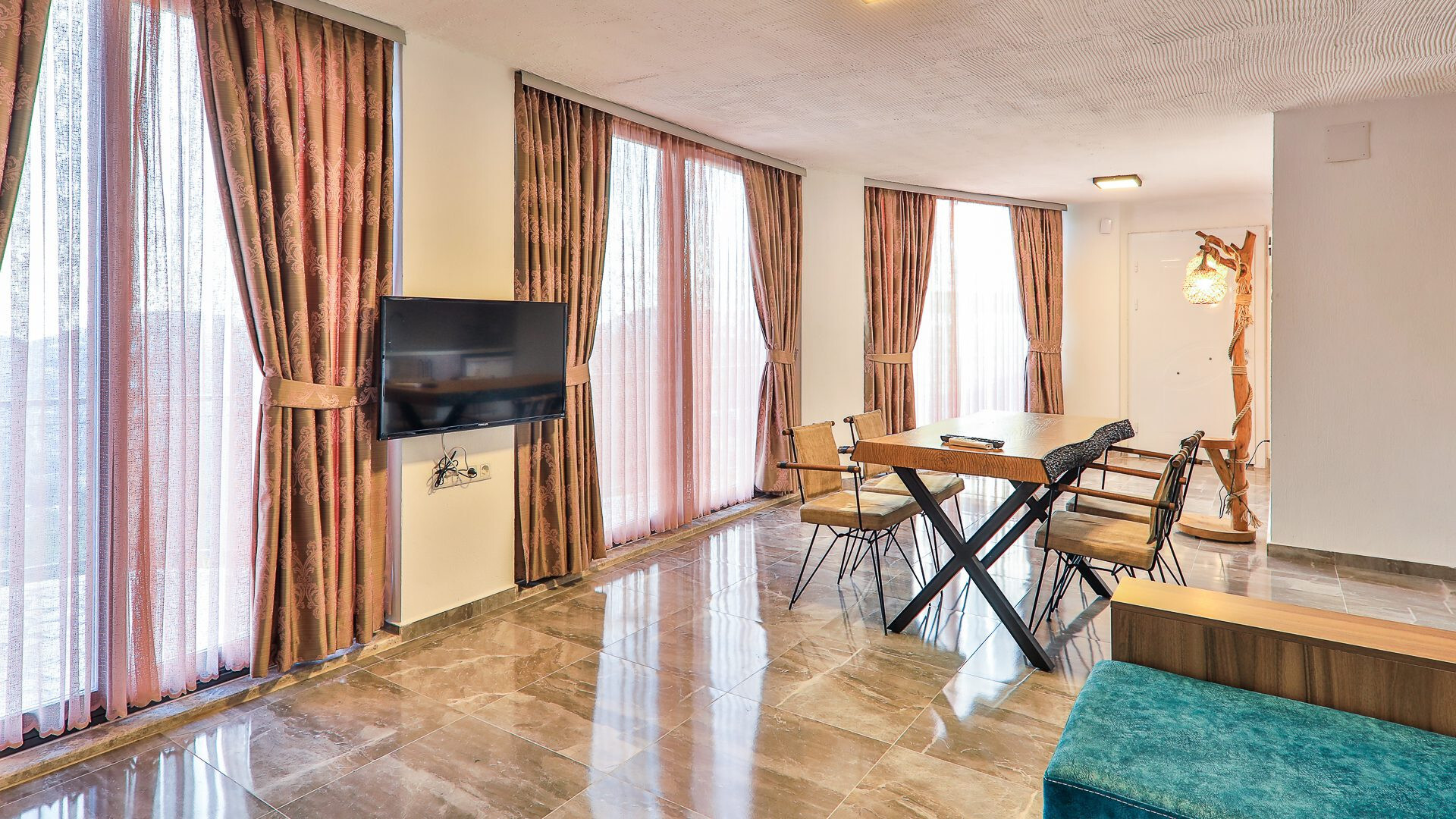 VBK74211 Villa Booking