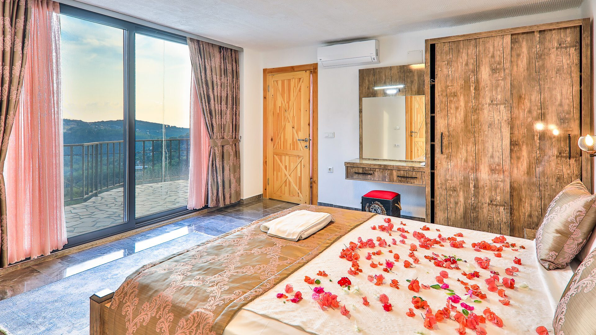 VBK74211 Villa Booking