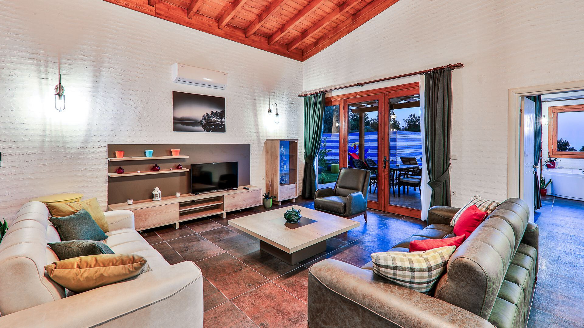 VBK95212 Villa Booking