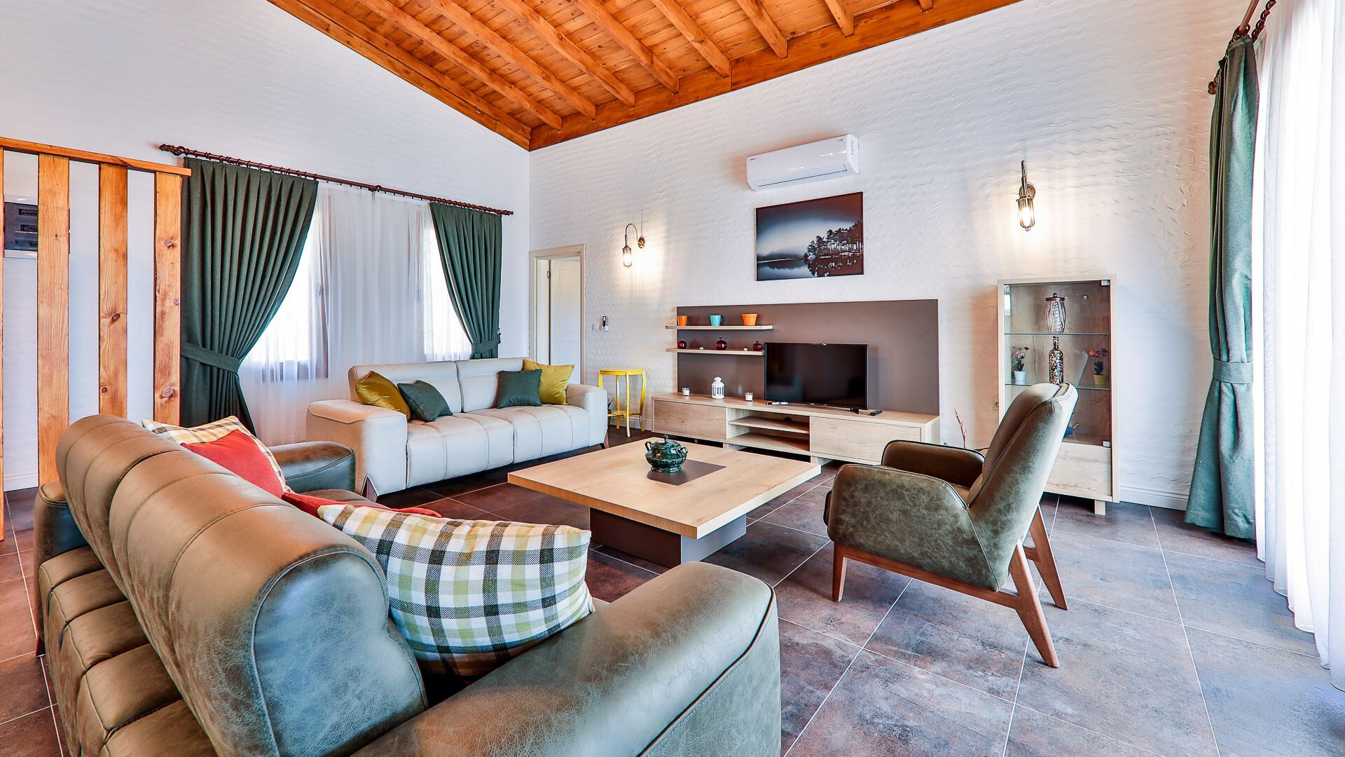 VBK95212 Villa Booking