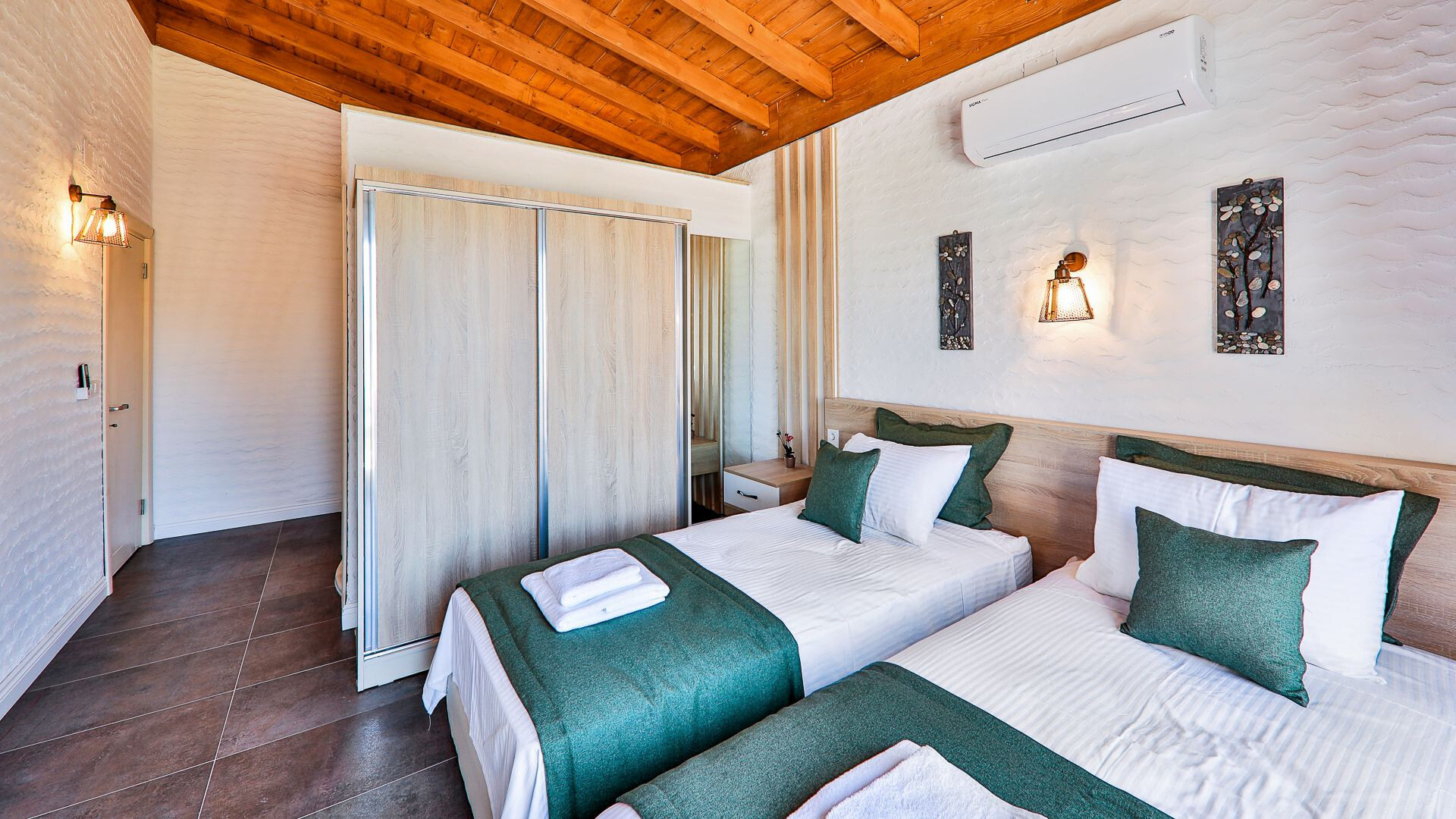 VBK95212 Villa Booking