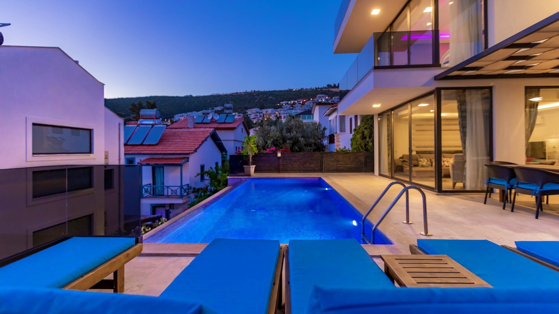 VBK30252 Villa Booking