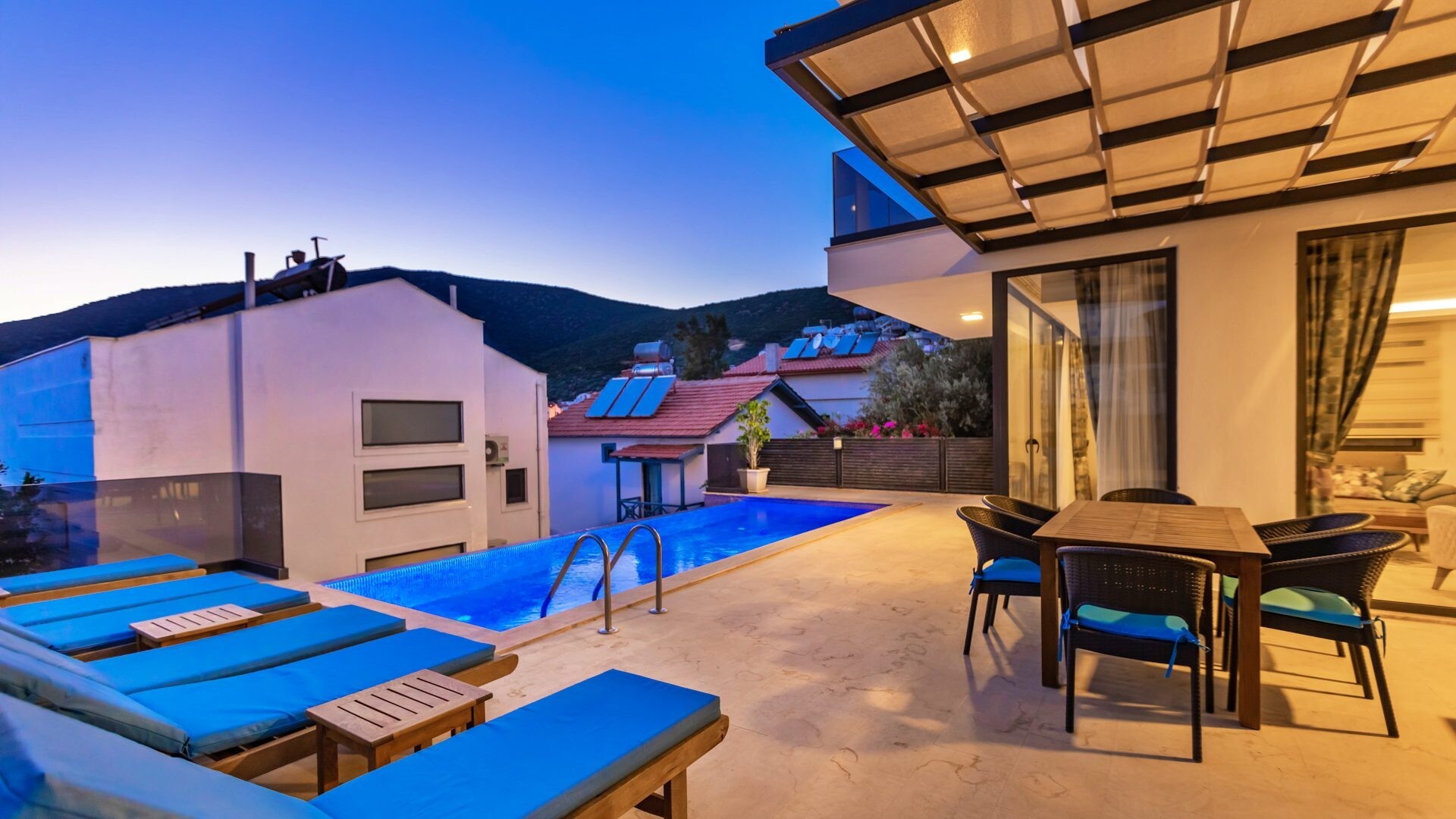 VBK30252 Villa Booking