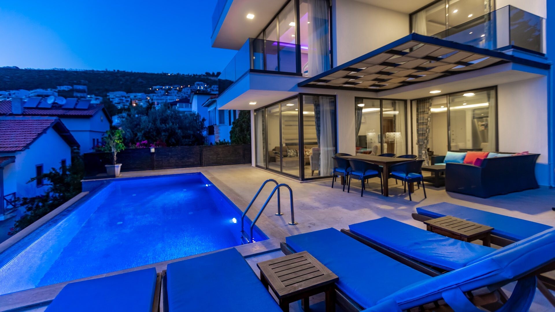 VBK30252 Villa Booking