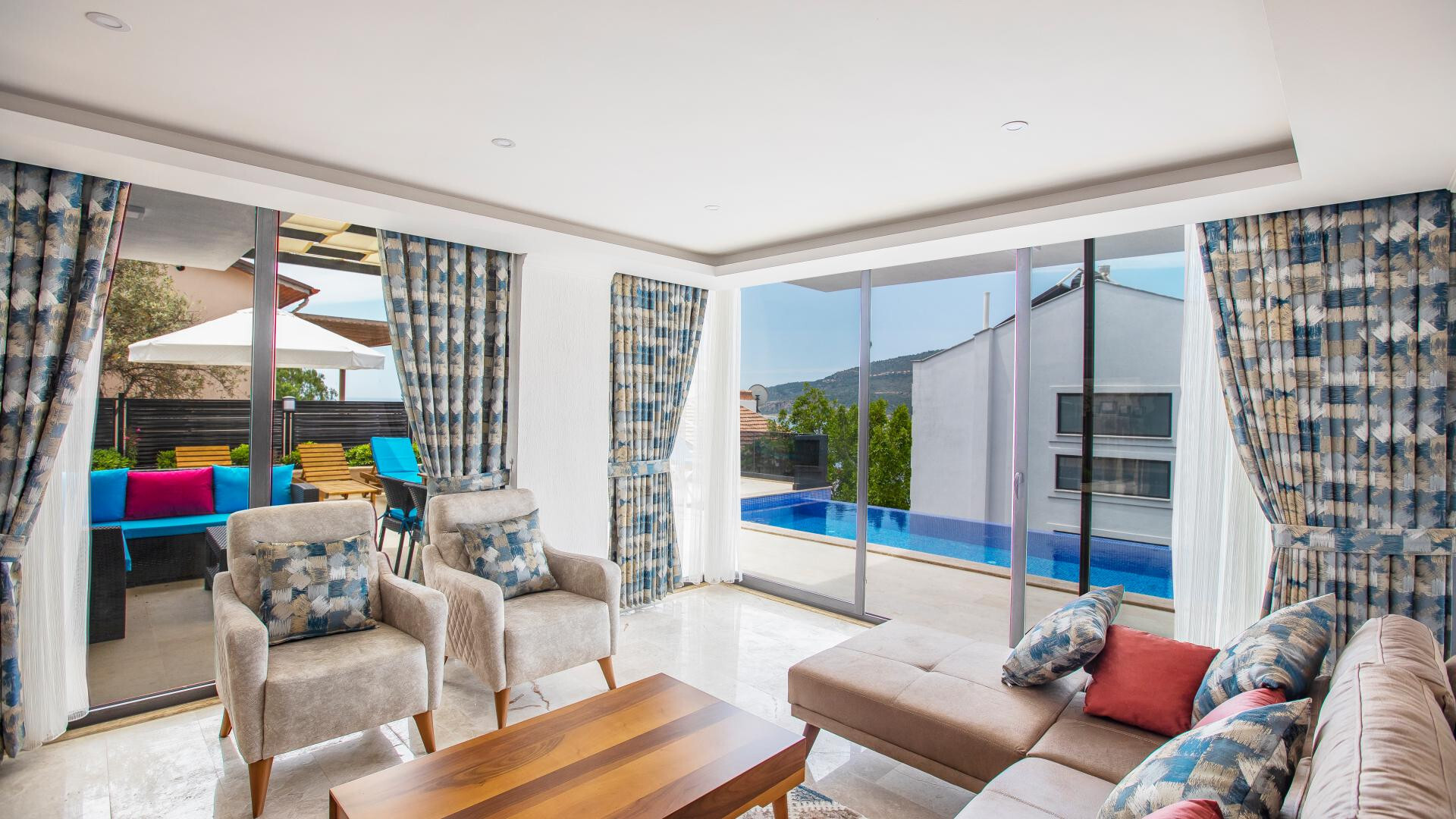 VBK30252 Villa Booking