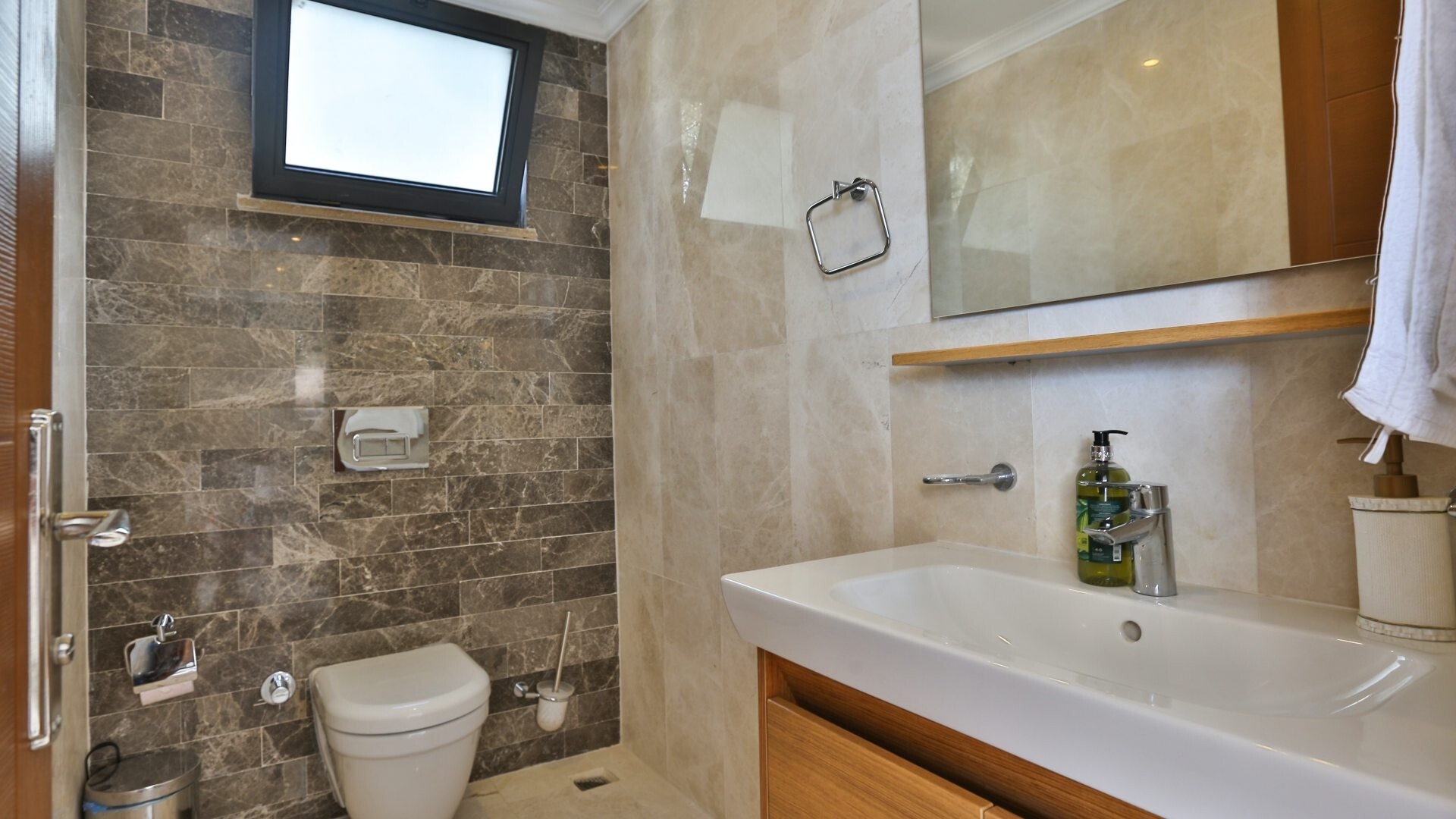 VBK30252 Villa Booking