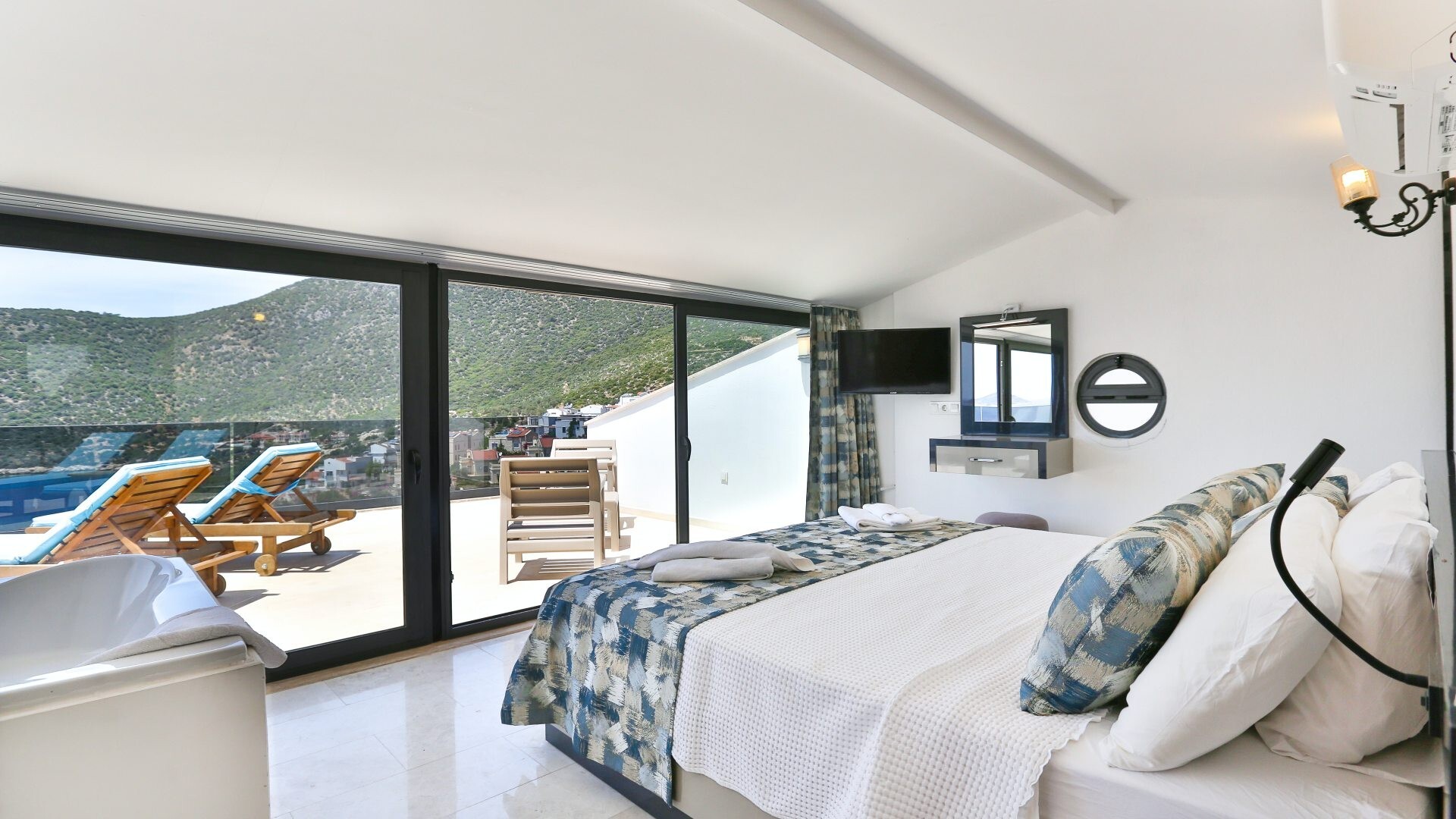 VBK30252 Villa Booking