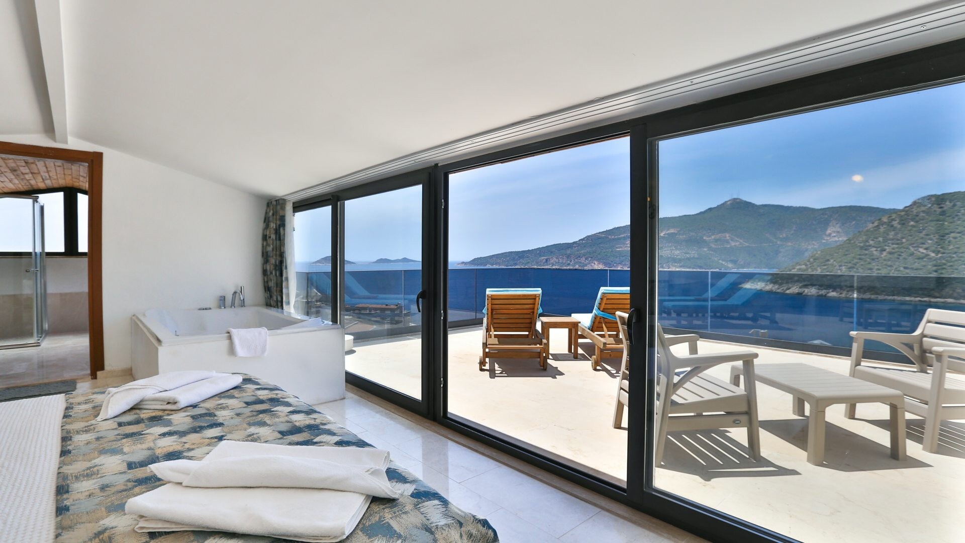 VBK30252 Villa Booking