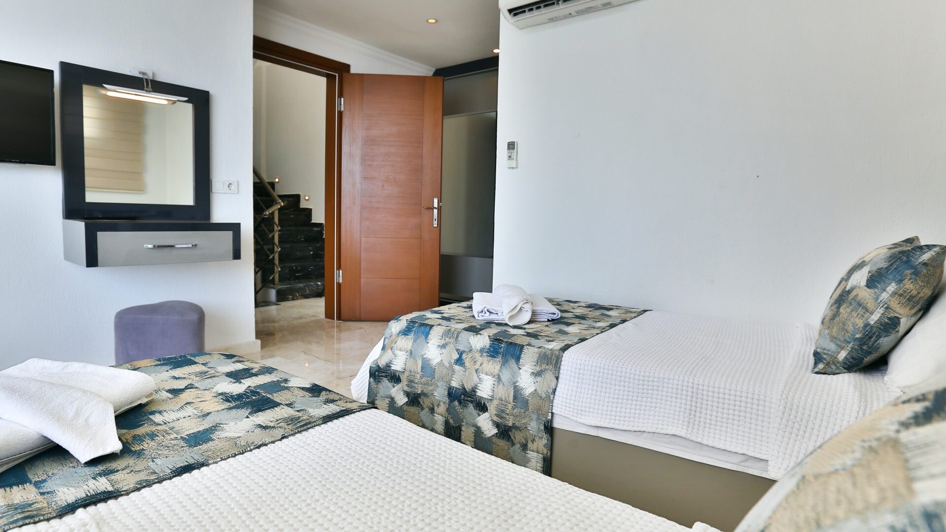 VBK30252 Villa Booking