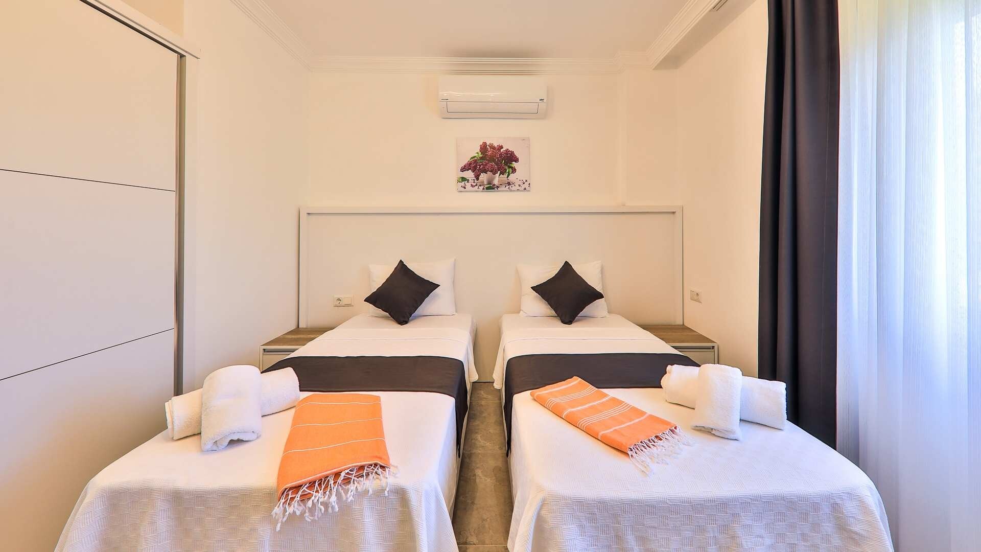 VBK67255 Villa Booking