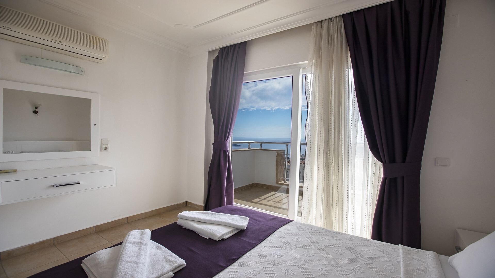 VBK18070 Villa Booking