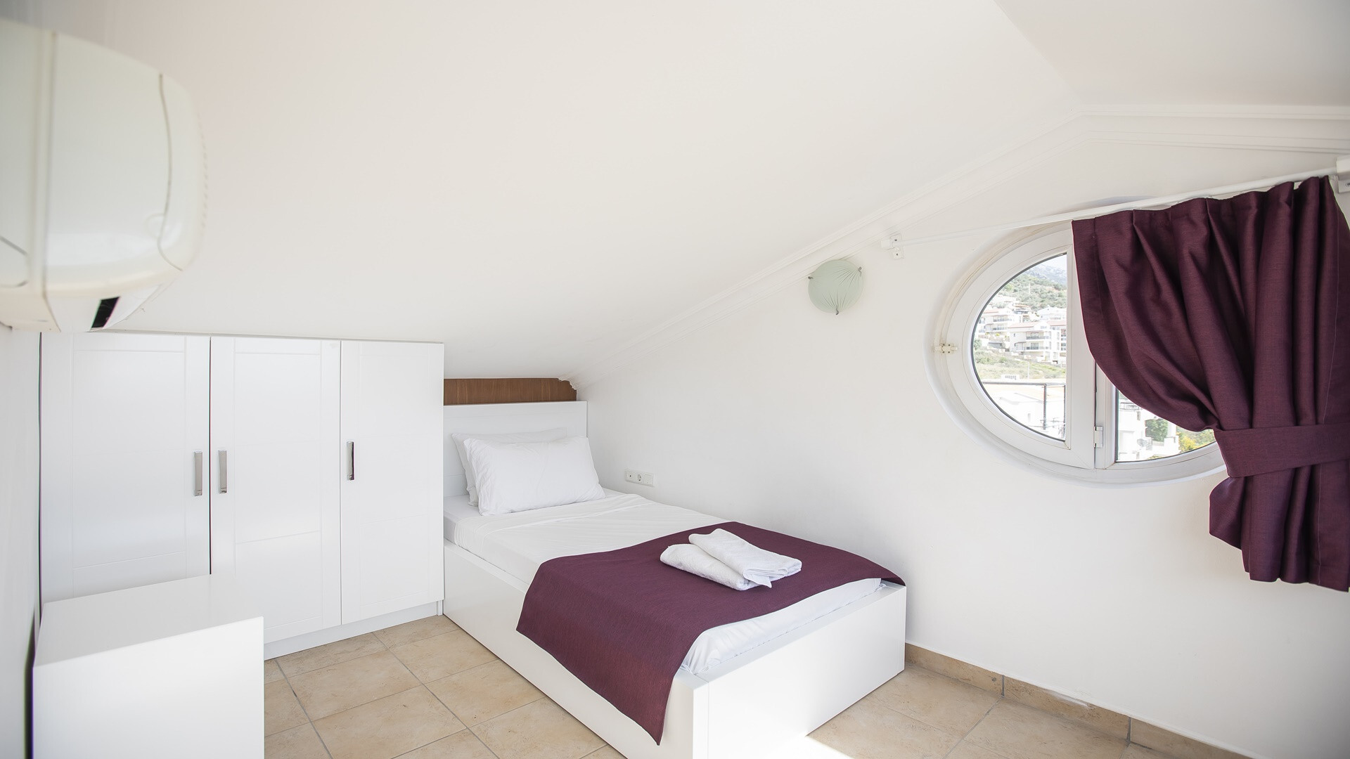 VBK18070 Villa Booking