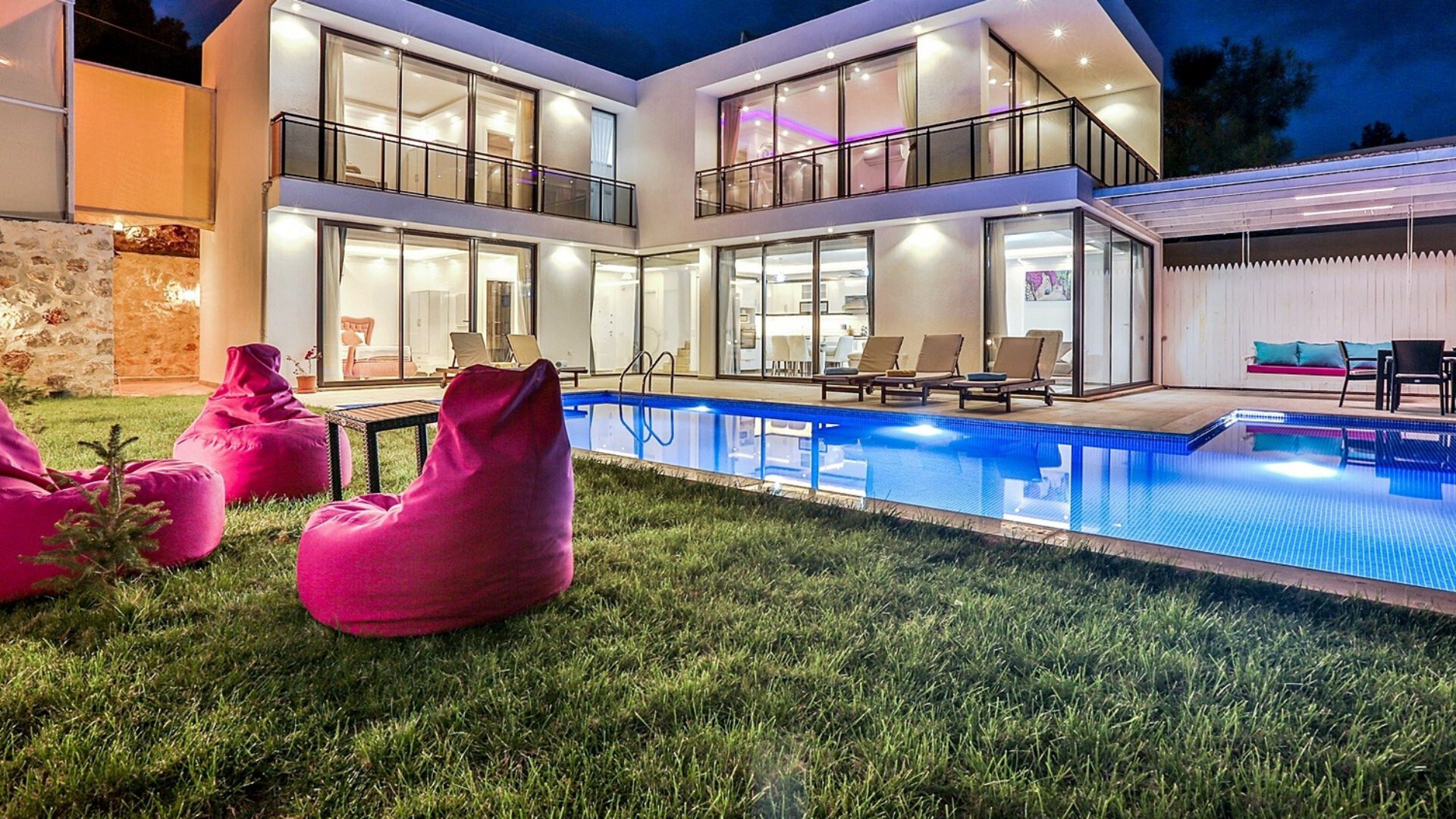 VBK54537 Villa Booking