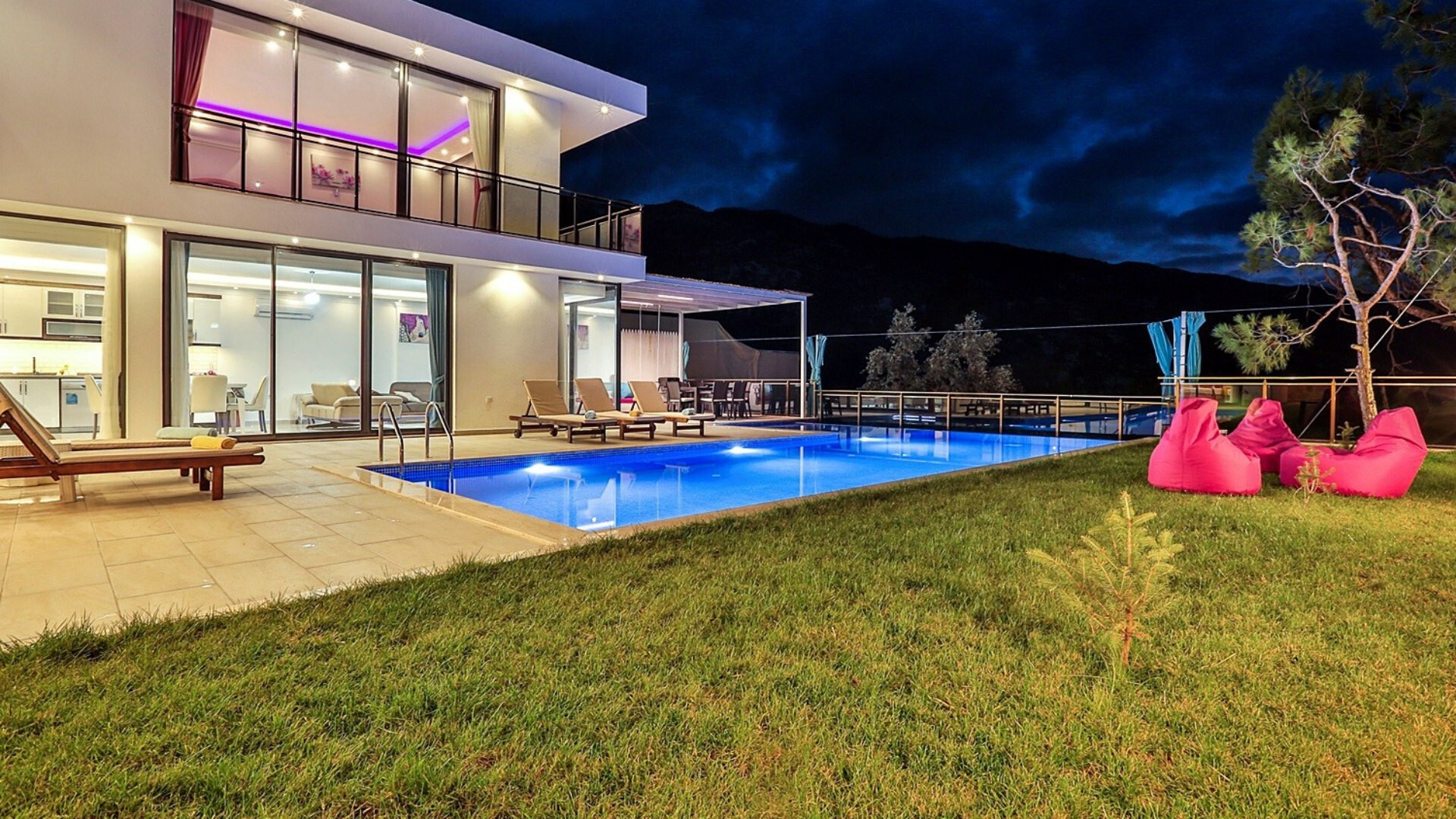 VBK54537 Villa Booking