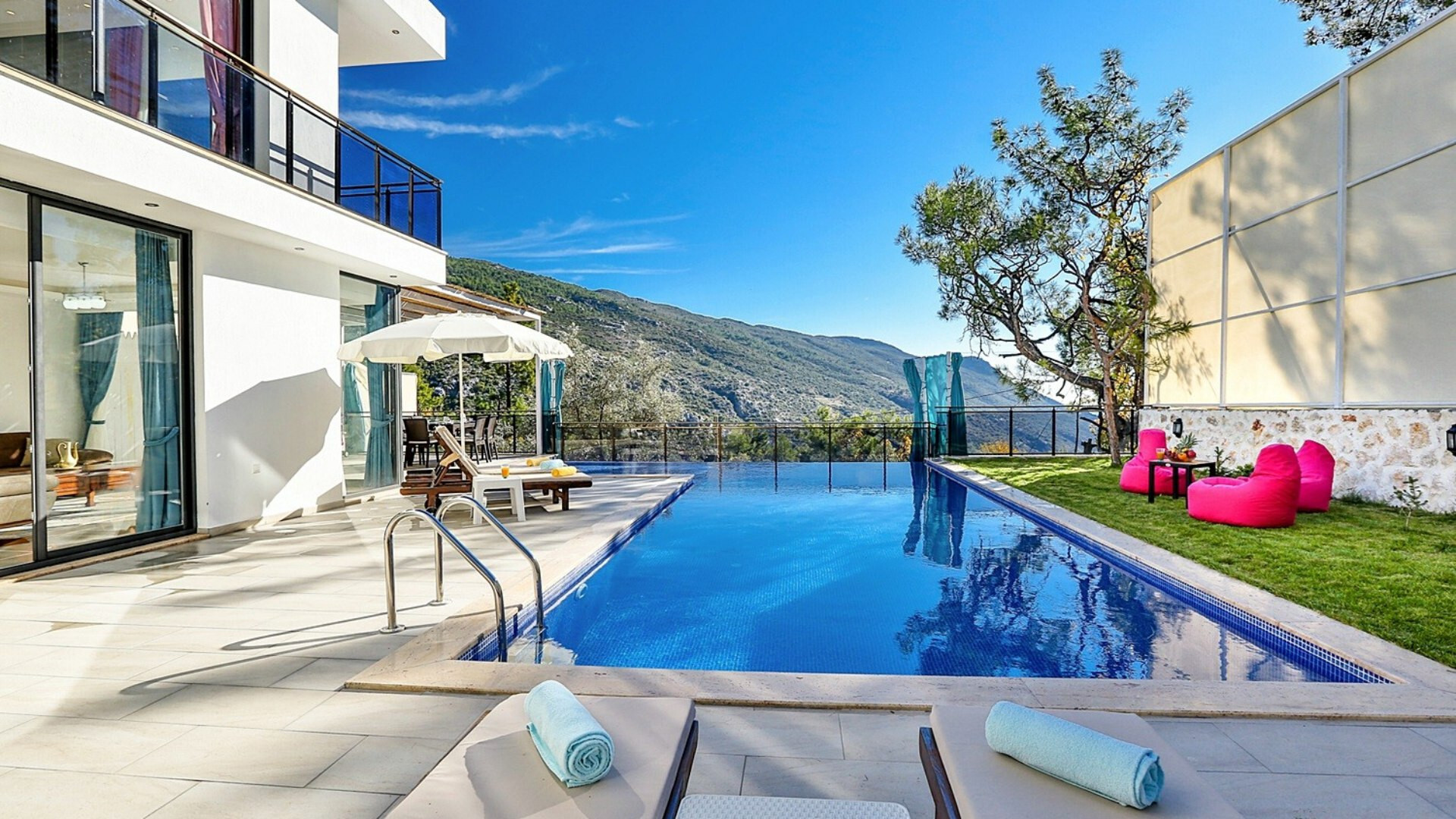 VBK54537 Villa Booking