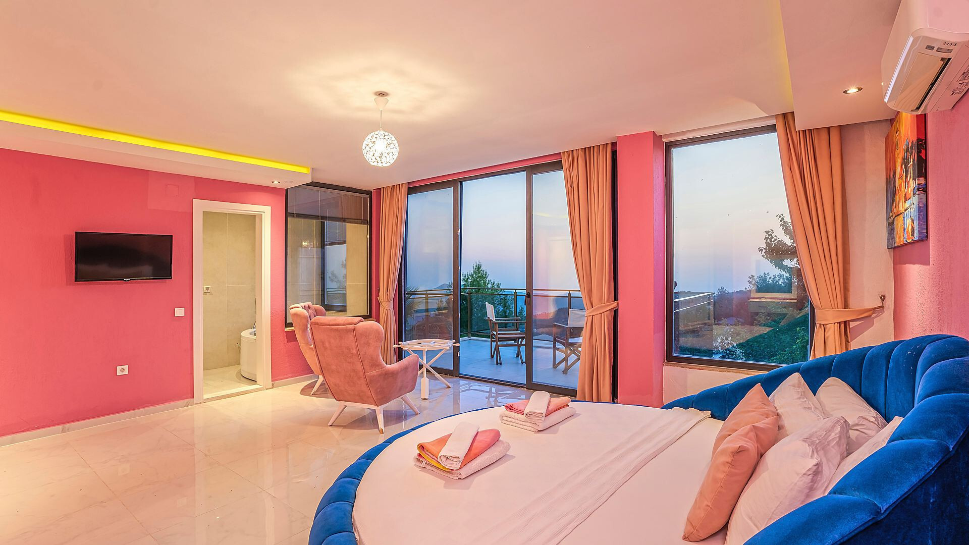 VBK31990 Villa Booking