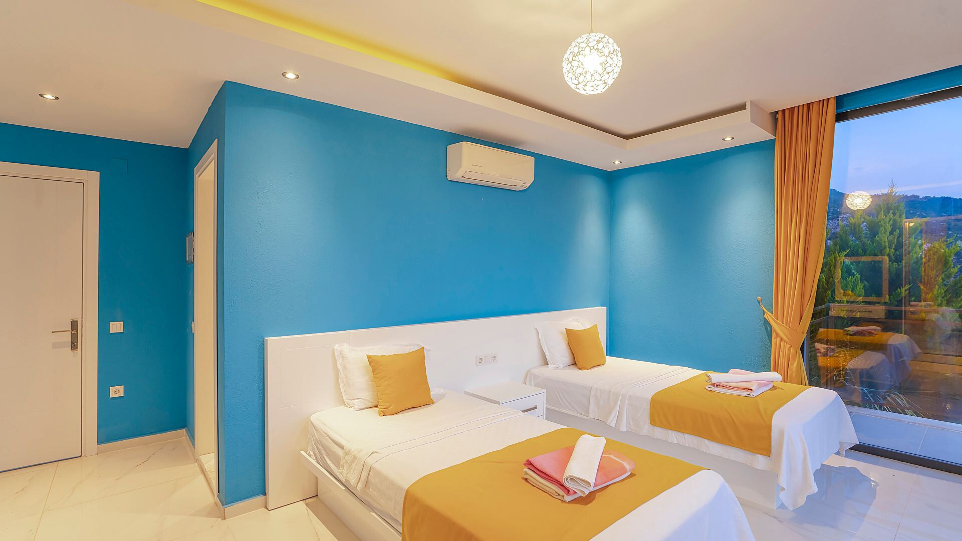 VBK31990 Villa Booking